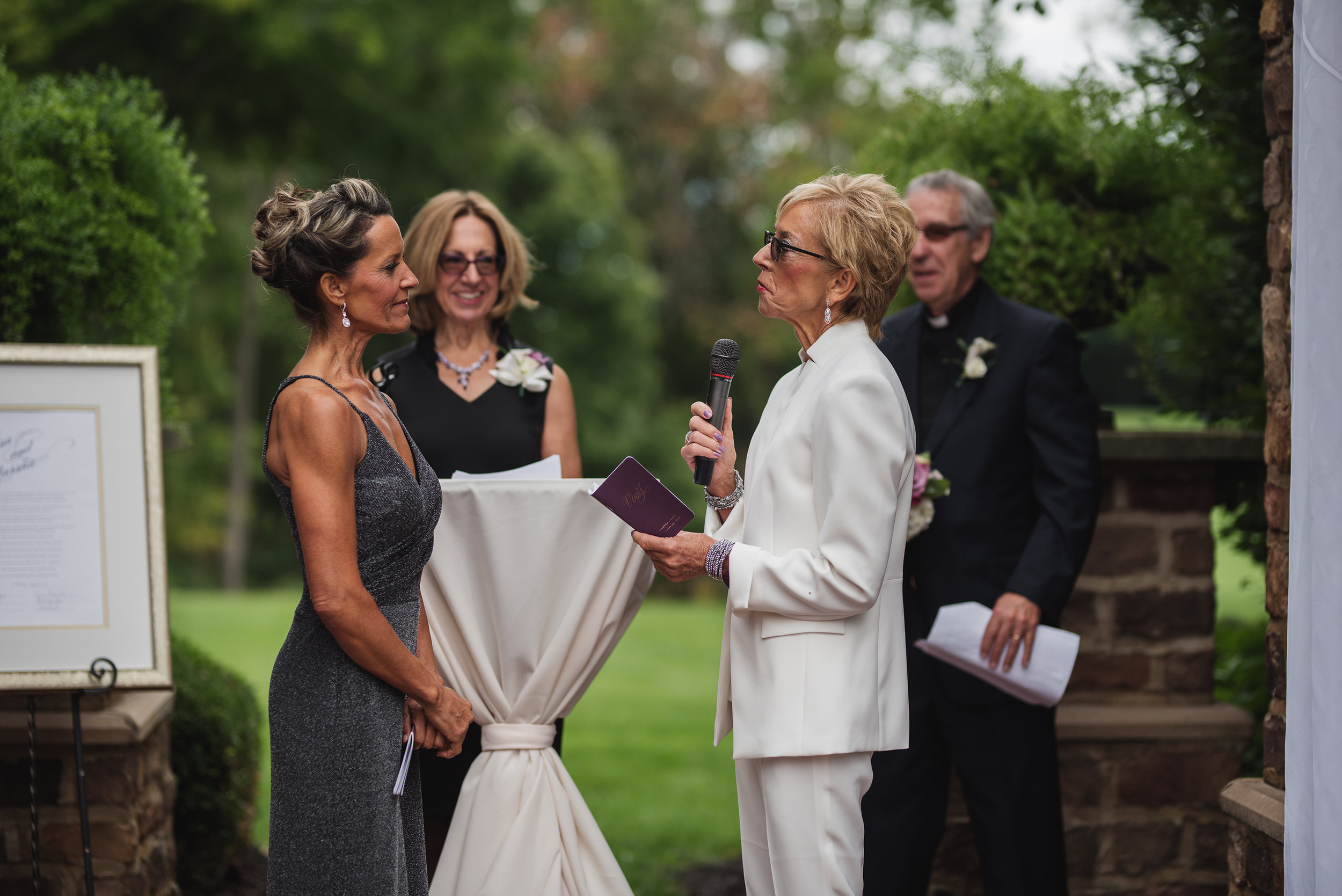 lifestyle candid wedding photography Ohio