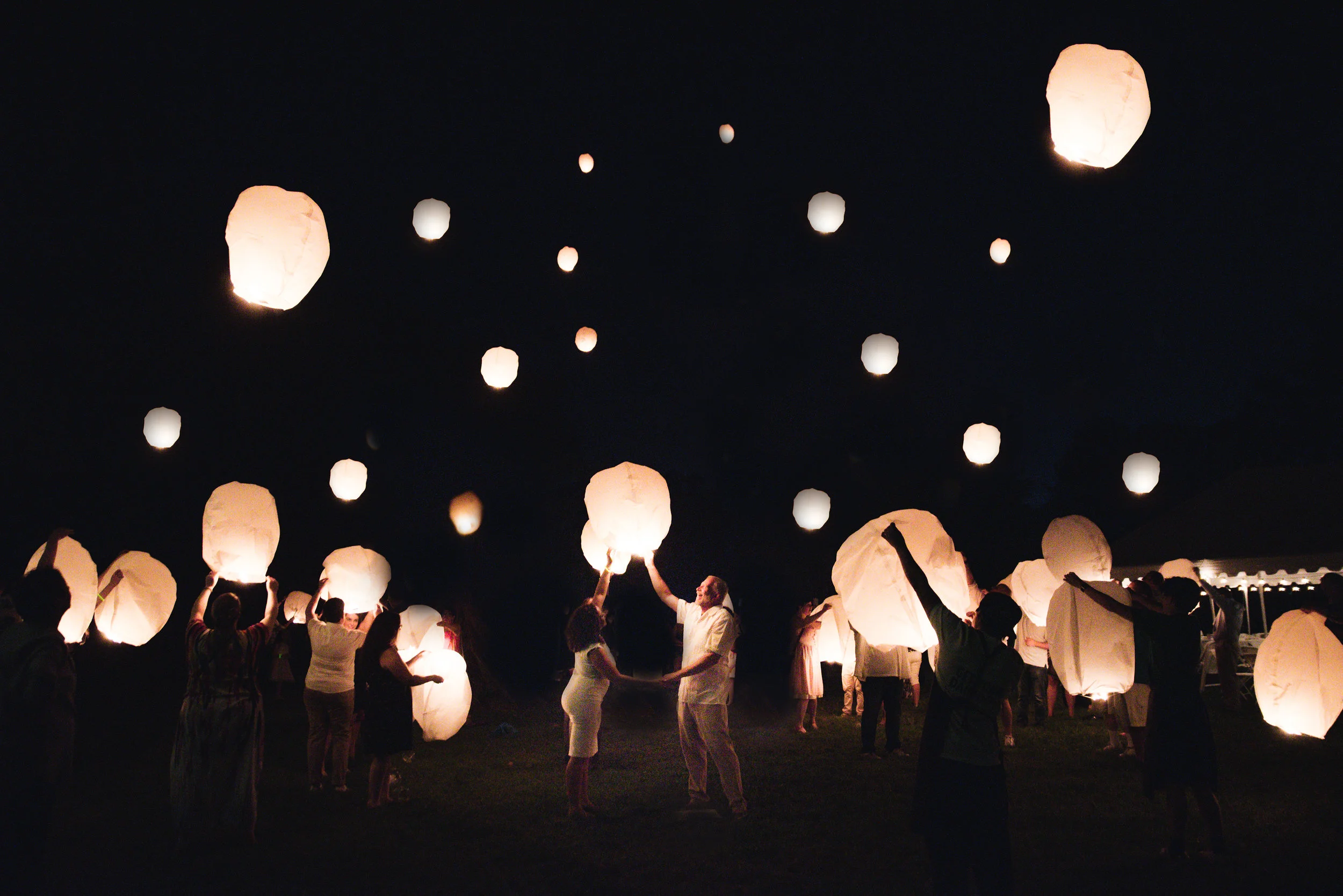 lantern release wedding photo pickerington ohio