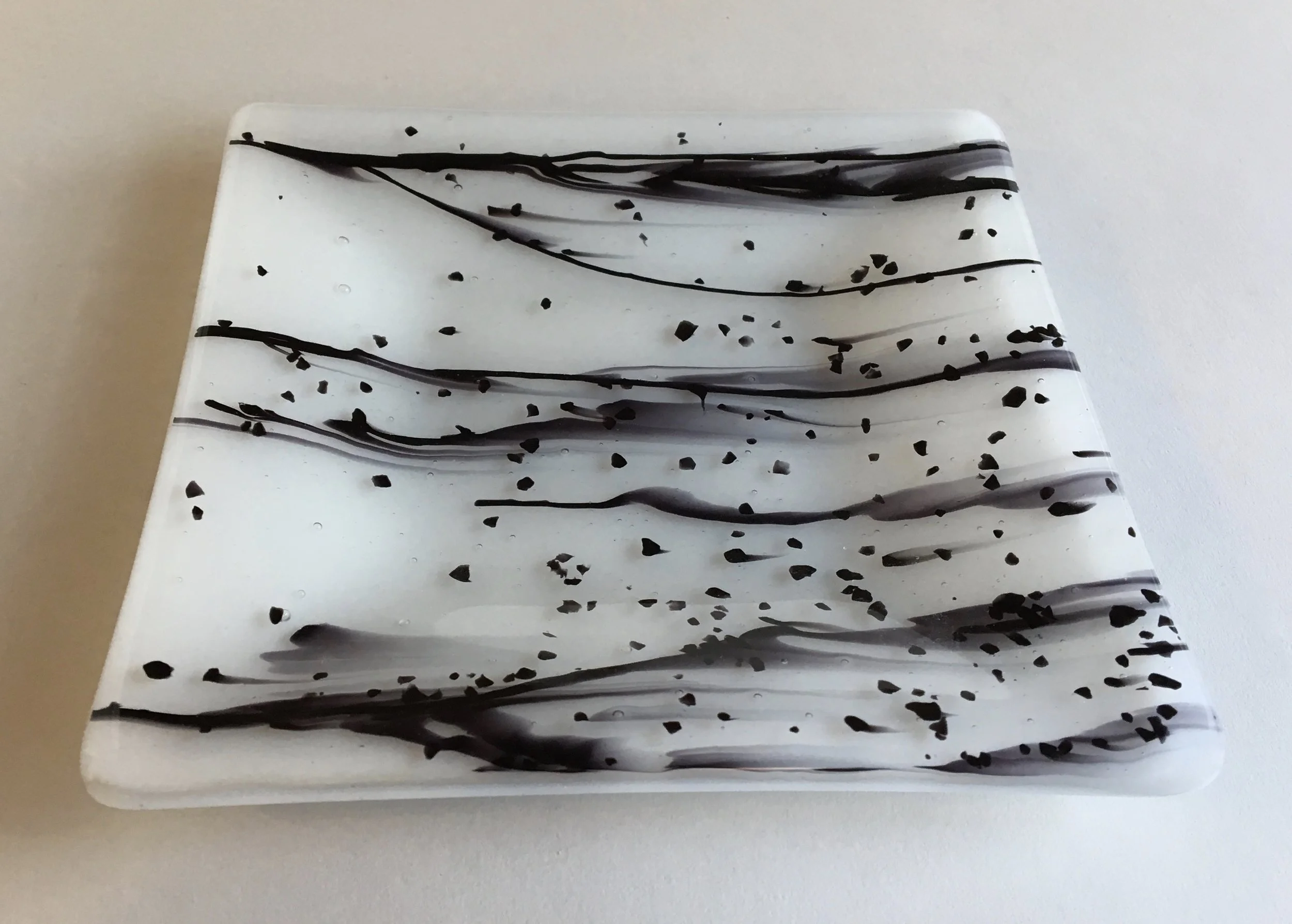 Small White Monochrome Dish