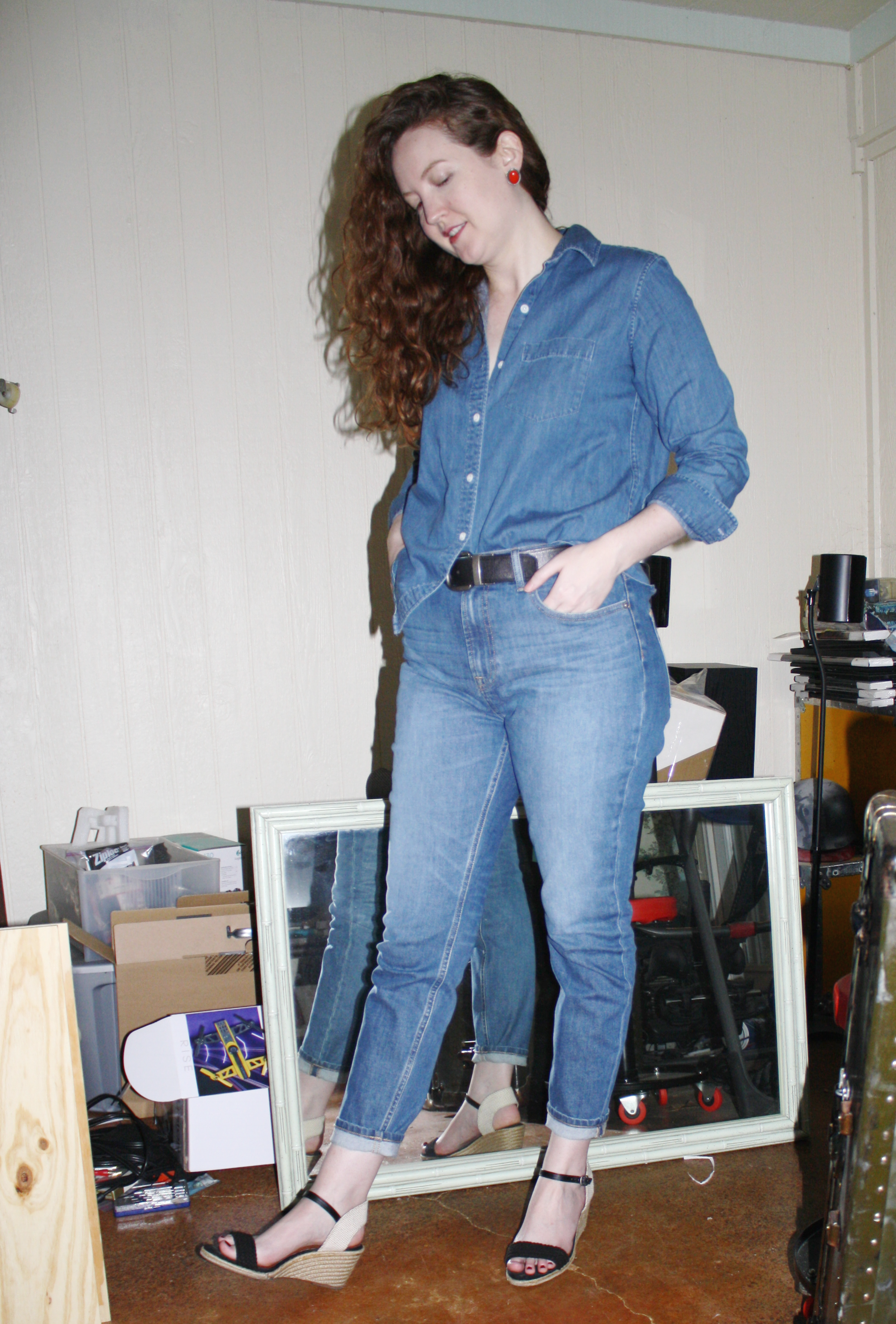 What do I wear to rock my 30s anything you want Grana denim button down Everlane High Rise Skinny denim Lucky wedges red earrings