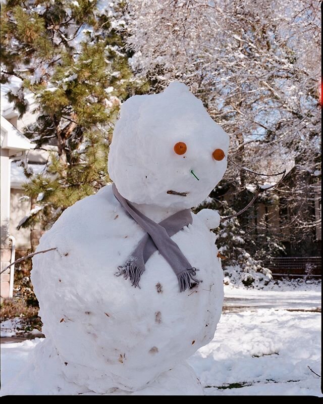 snow soldier 
#FILMWAVE #realismag #cinematic #analog #visualcreators #thinkverylittle #gominimalmag #moodygrams #portra400 #mamiyarz67 #120mm #filmisnotdead #filmphotography #photocinematica #analogue #photography #filmphotography #pellicolamag
