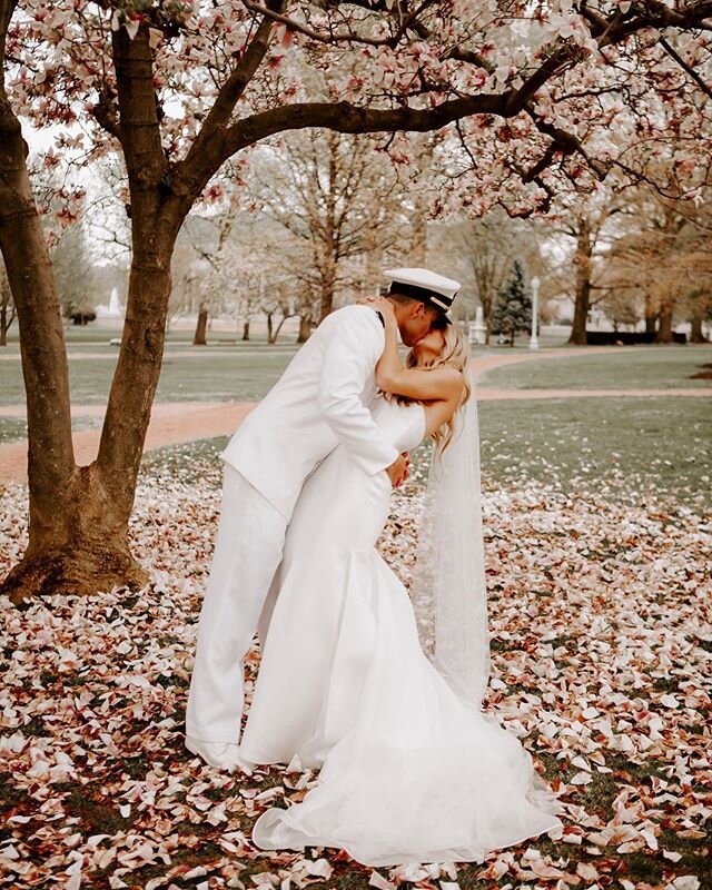 Missing springtime weddings, but I think fall 2020 is gonna be one to remember 😍

Coordinator @charmingracevnt