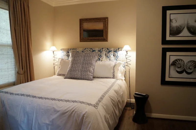 phillips_johnston_interior_design_heights_guest_room_2.JPG