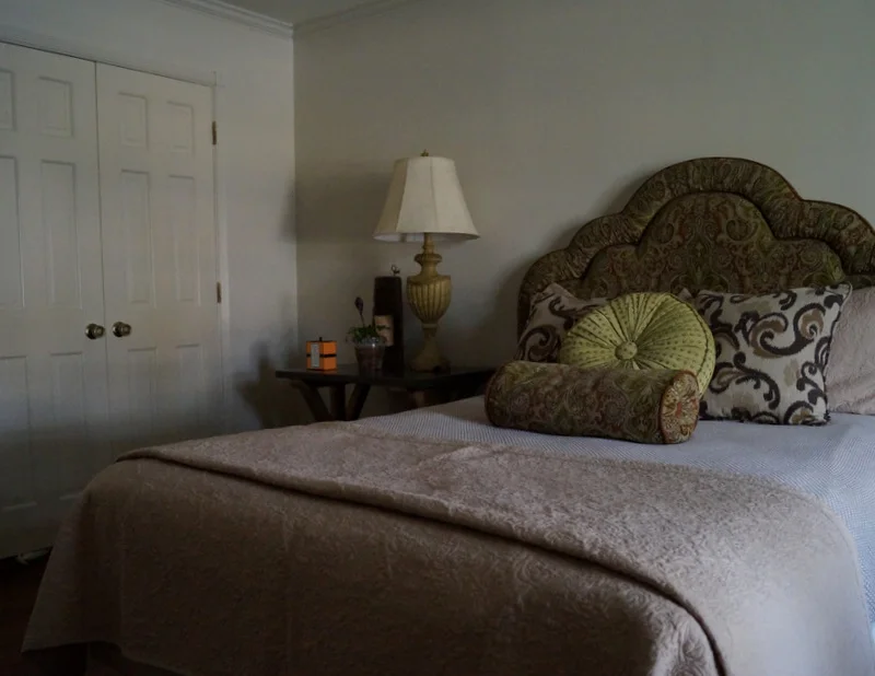 phillips_johnston_interior_design_memphis_guest_bedroom_4.JPG