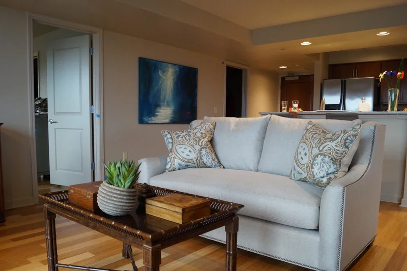 phillips_johnston_interior_design_classic_condo_living_room_5.JPG