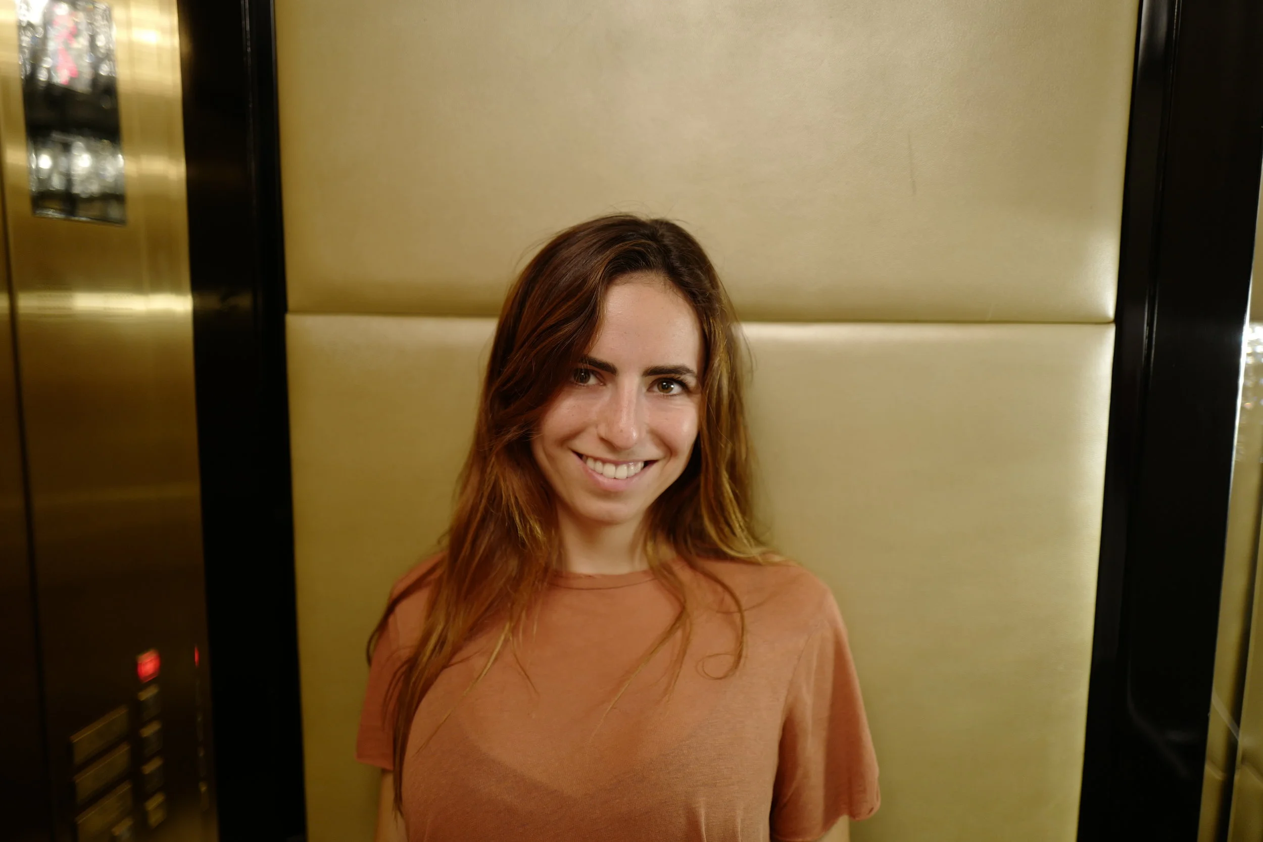  Little ol' me, ridin' in an elevator.&nbsp; 