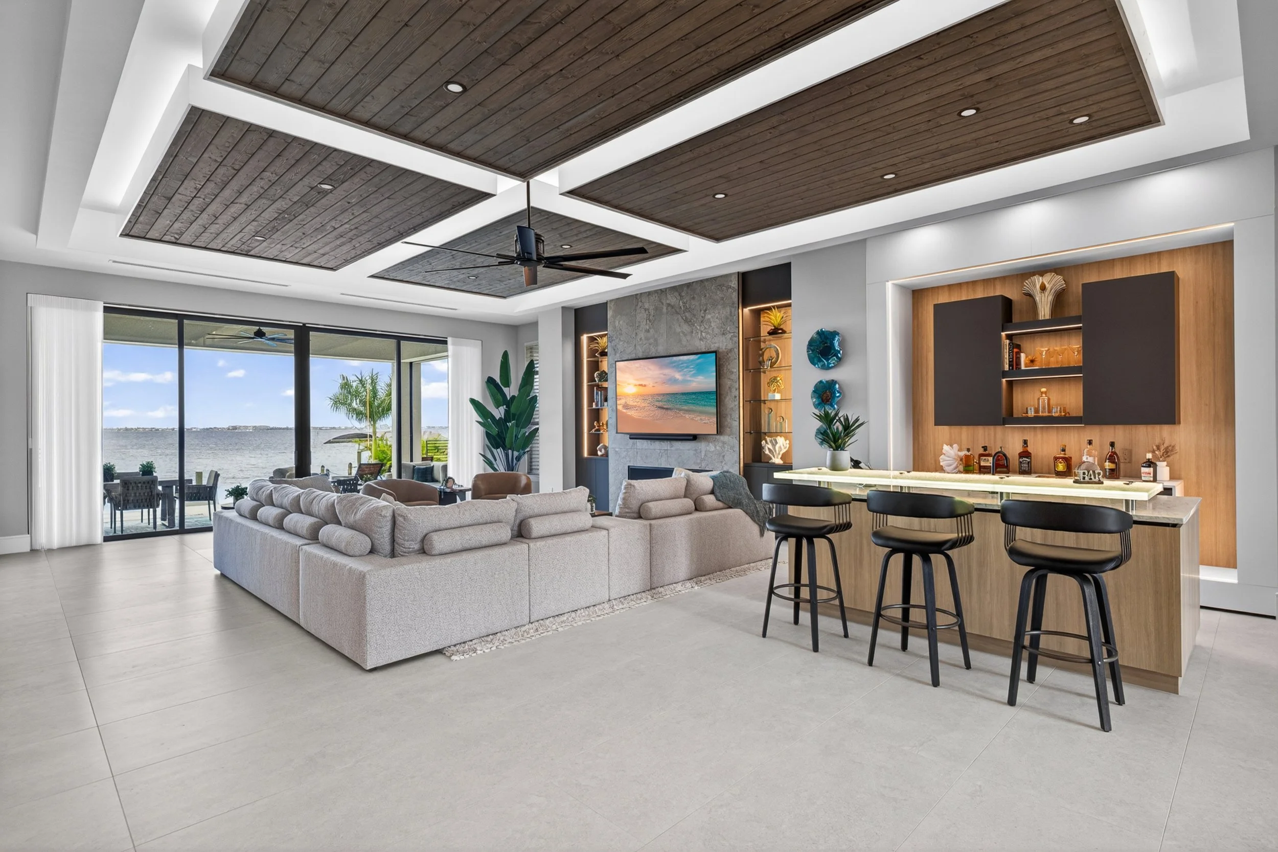 6-Living Room 1.jpg