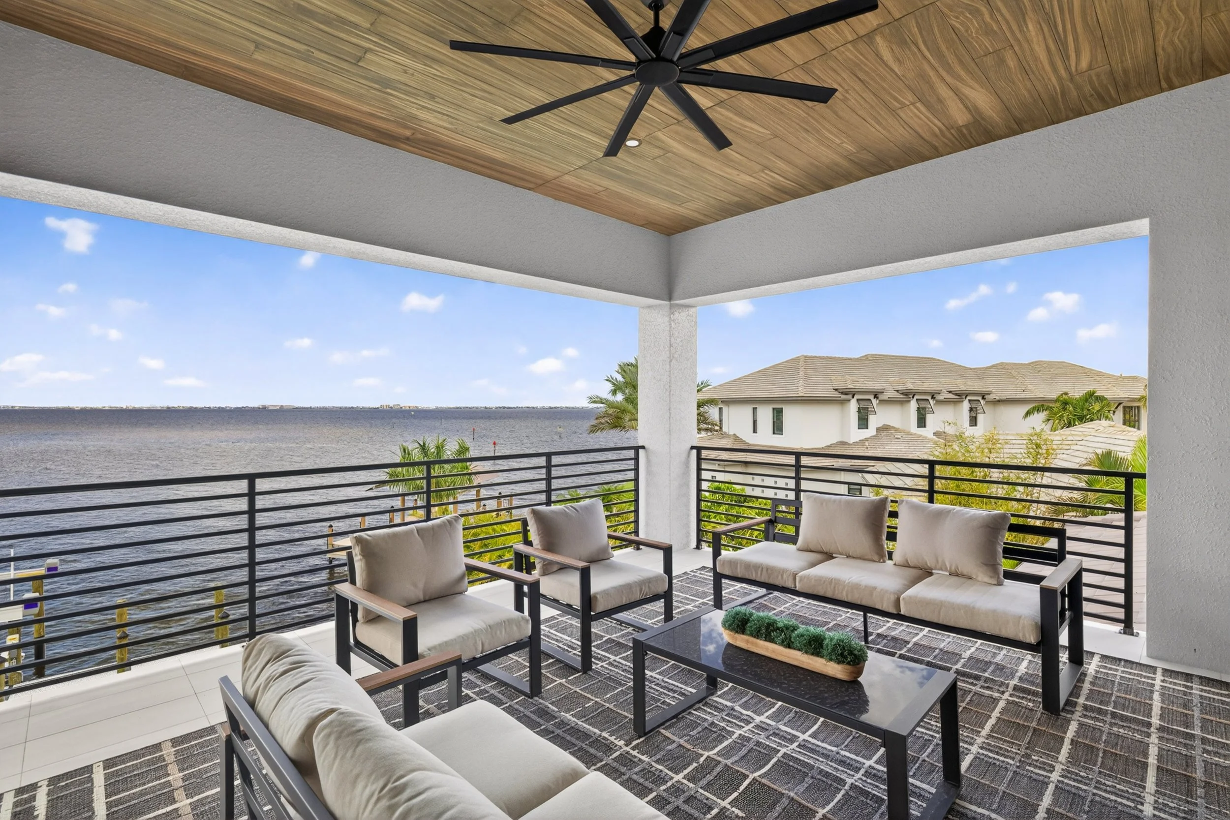 72-Balcony 2.jpg