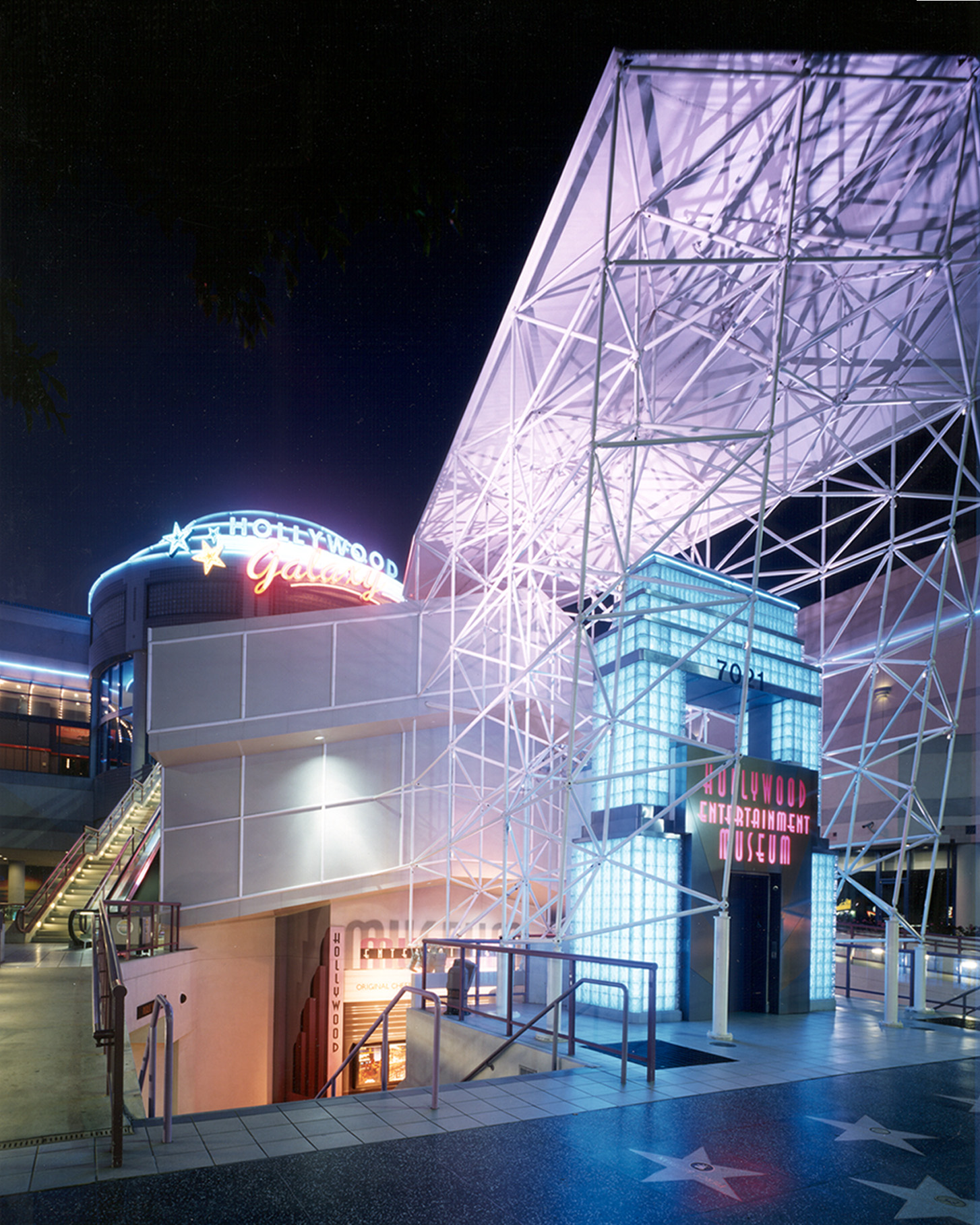 Hollywood Entertainment Museum.jpg