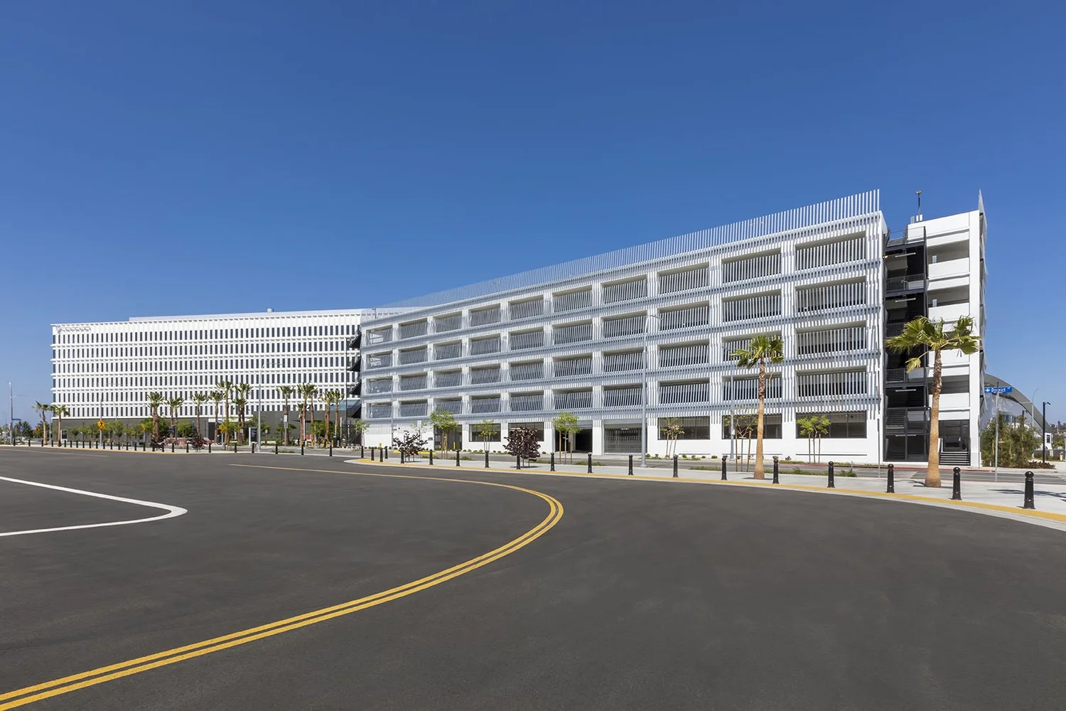 Hollywood Park MU4 Parking Structure — GAA Architects