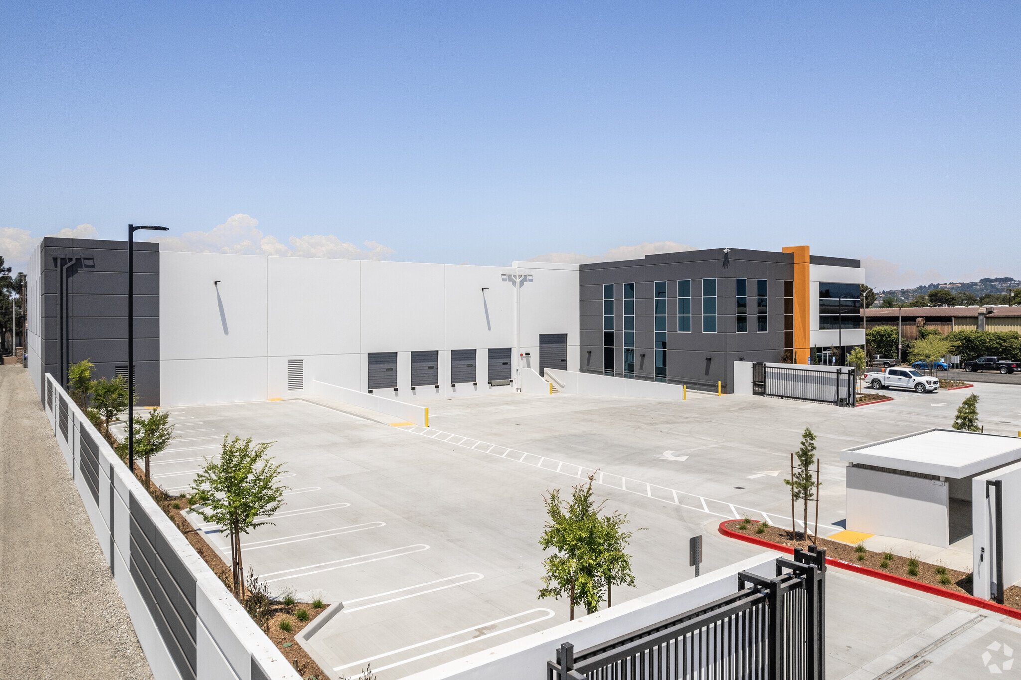 2442-N-American-Way-Orange-CA-Building-Photo-4-LargeHighDefinition.jpg