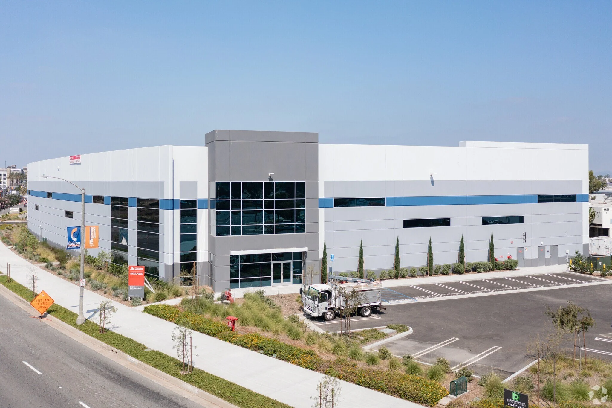 3855-E-La-Palma-Ave-Anaheim-CA-Primary-Photo-1-LargeHighDefinition.jpg
