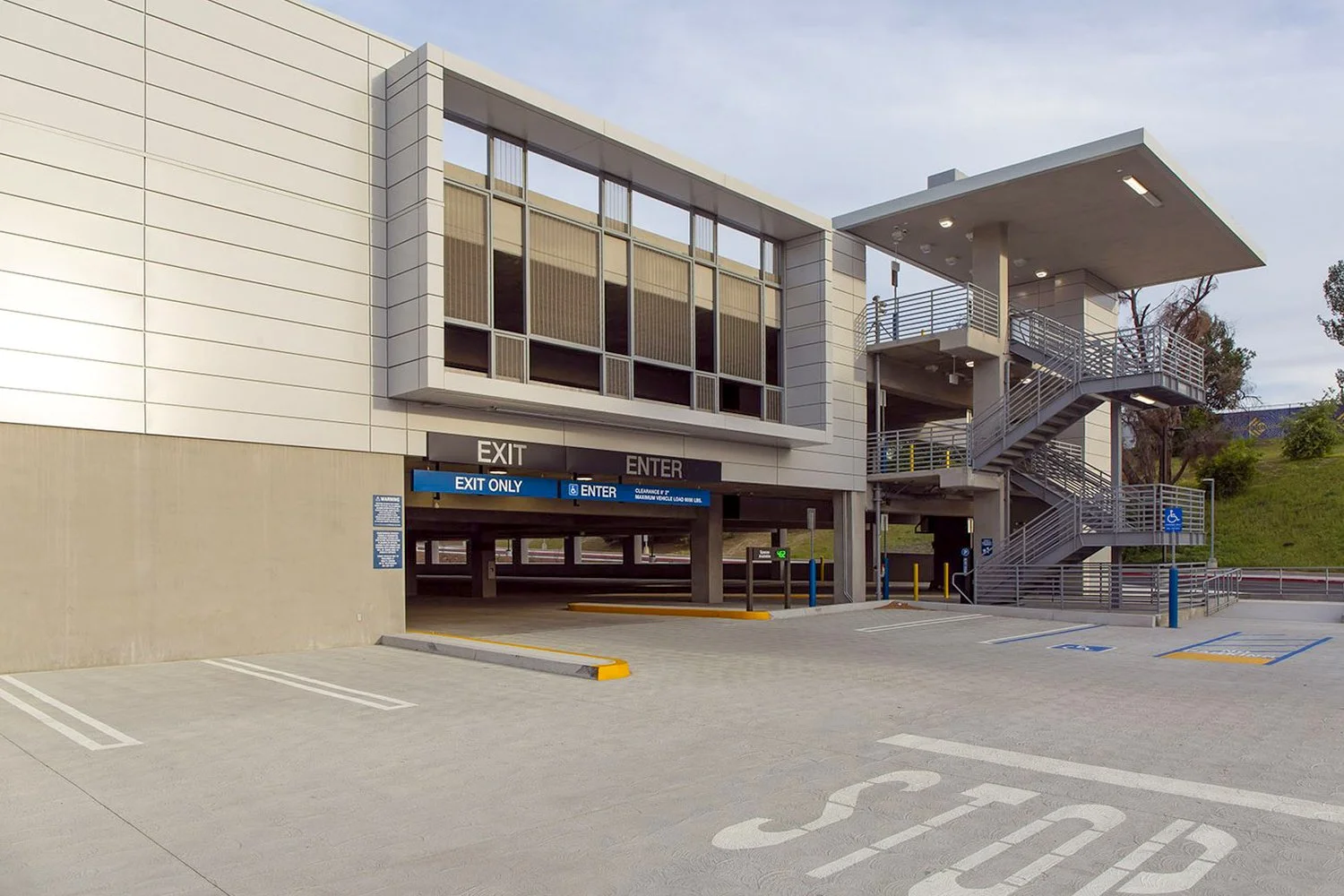 College-of-the-Canyons-Parking-Structure-4.jpg