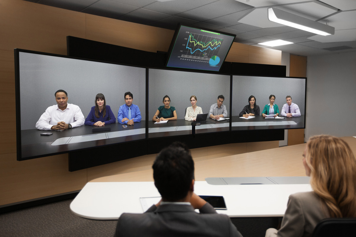 polycom_realpresence_immersive_studio_conference2.jpg