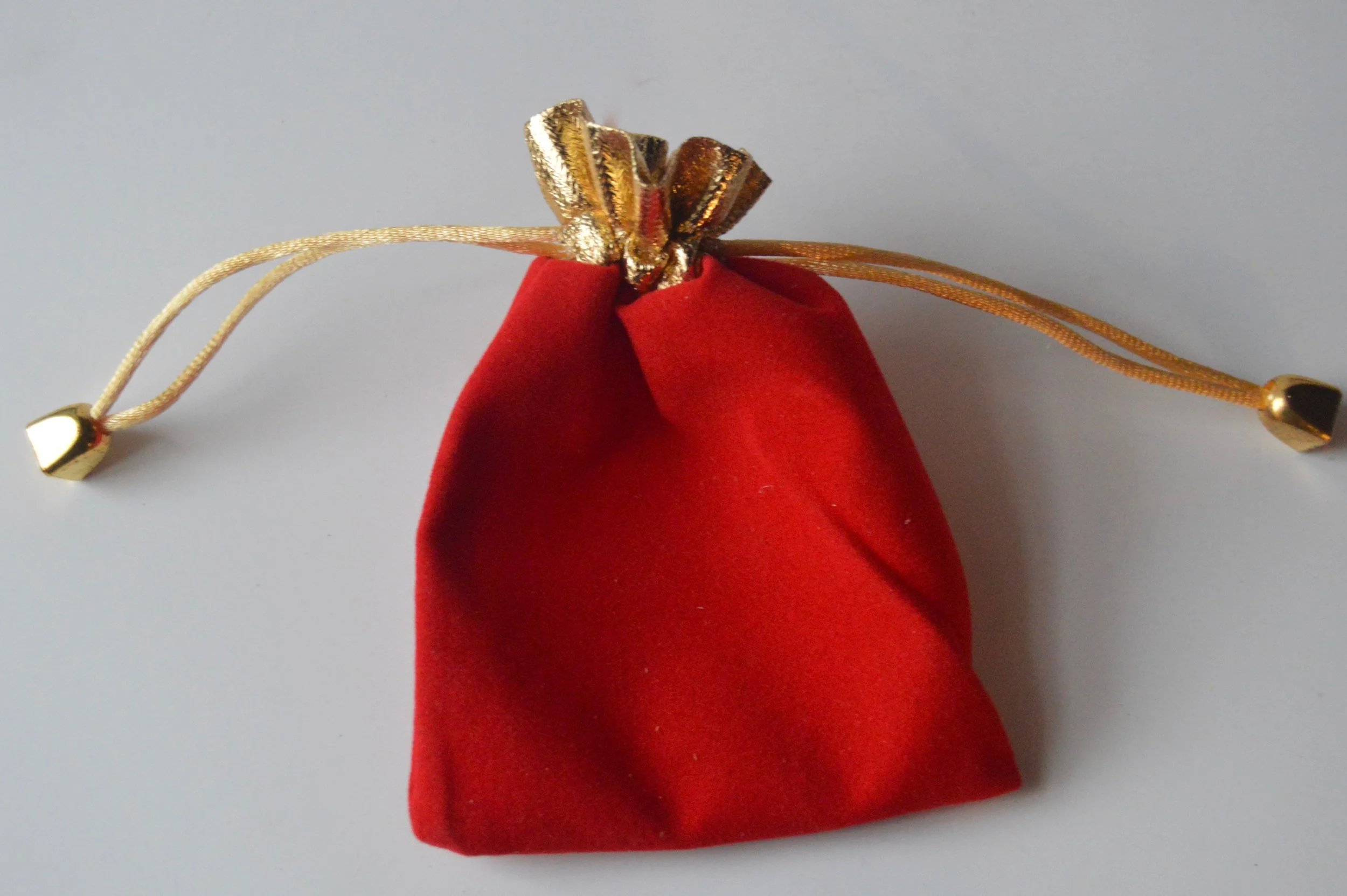 pouch red:gold a.jpg