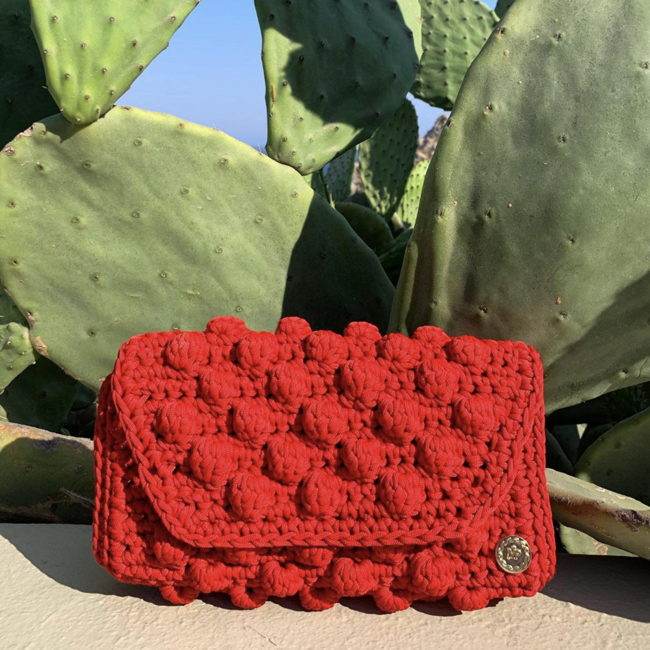 LouLou-Ltd_Purse_Red-Crochet_B.jpg