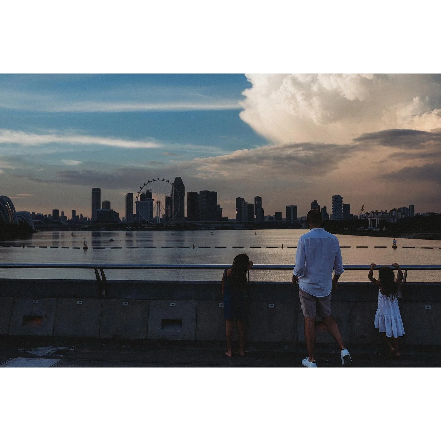 An image to match the gloomy morning. Sunset by the bay with @stacey.lee.mitchell and family.