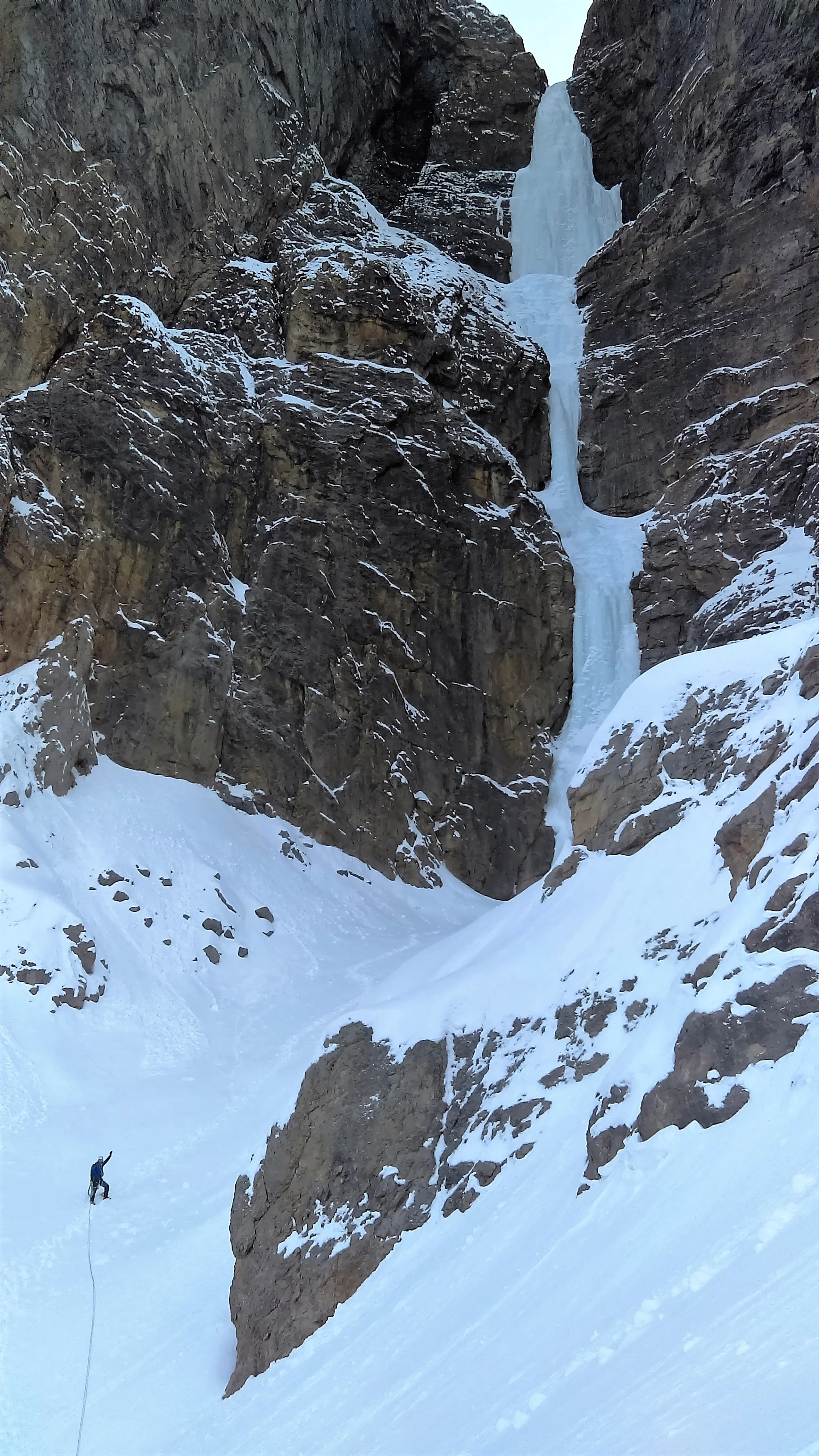 Approaching the top half of Polar Circus (700m, WI5). The culmination of hard work and progress over the past eight weeks. I led my first WI5 pitch on this world class climb, leading the initial section in this photos as well as the first half of the final pillar to the cave just before the ice narrows at the top.