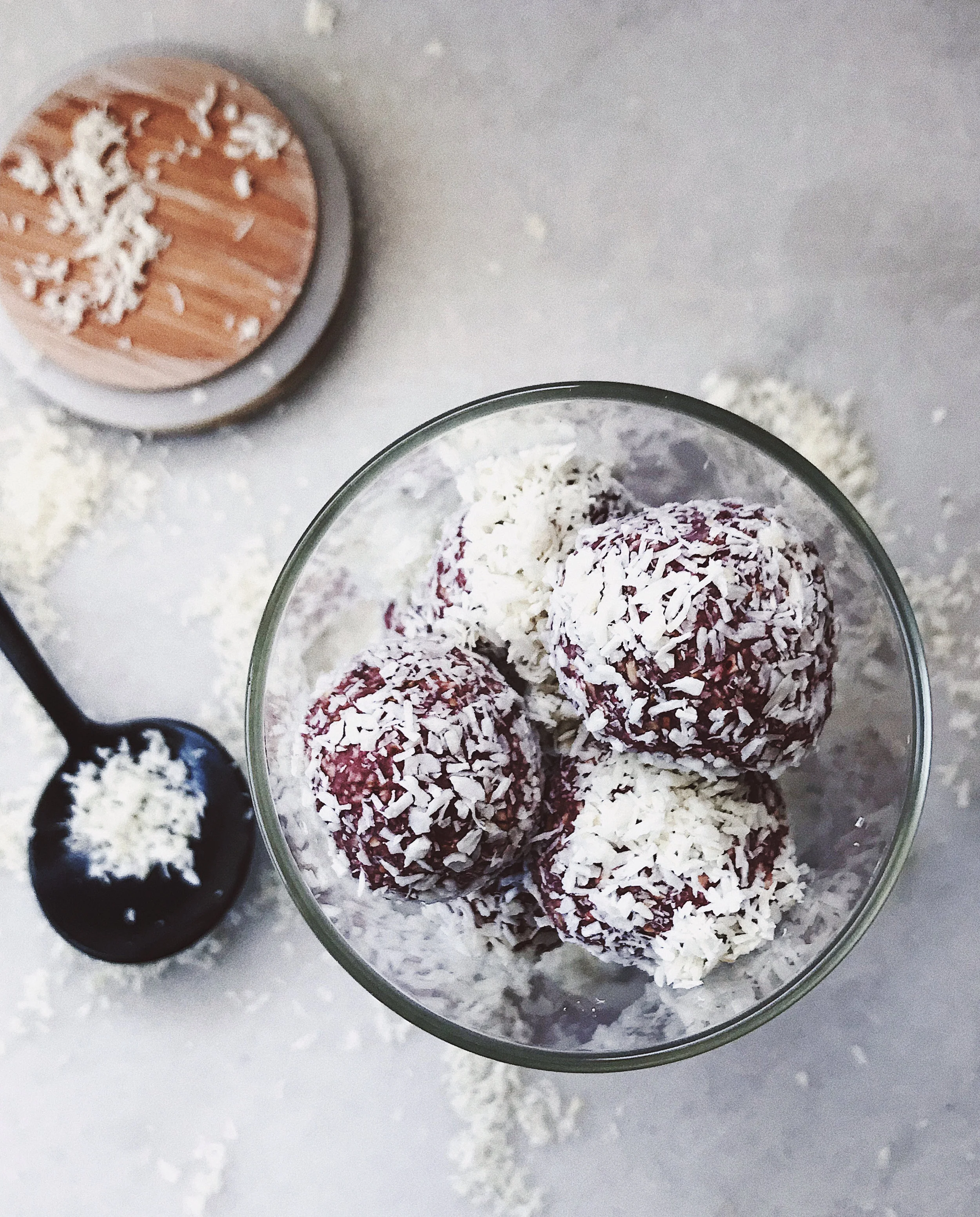 Fiber and protein-rich raspberry creamsicle truffle balls 