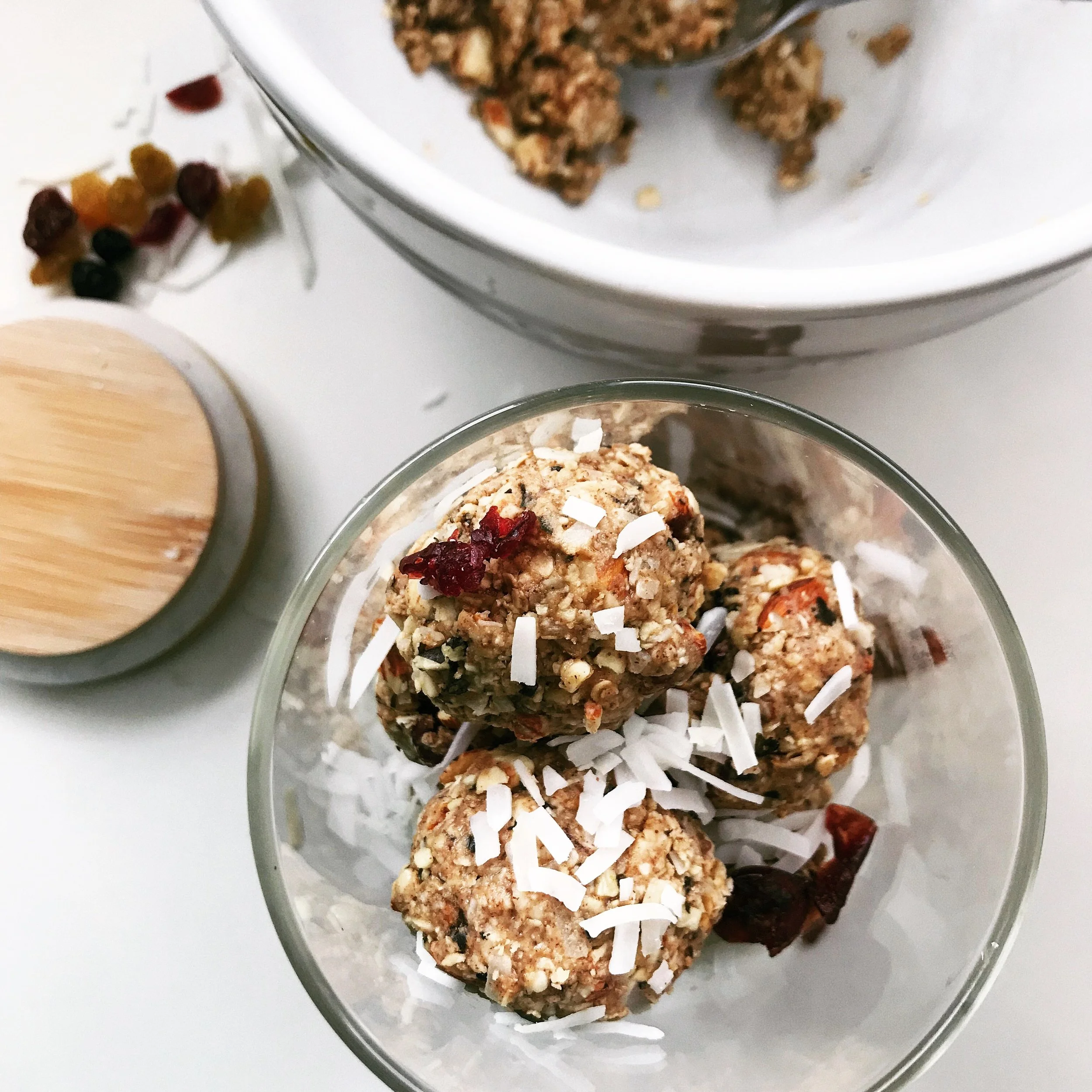 Need to boost your milk supply? Try these quick and easy lacation energy balls. 