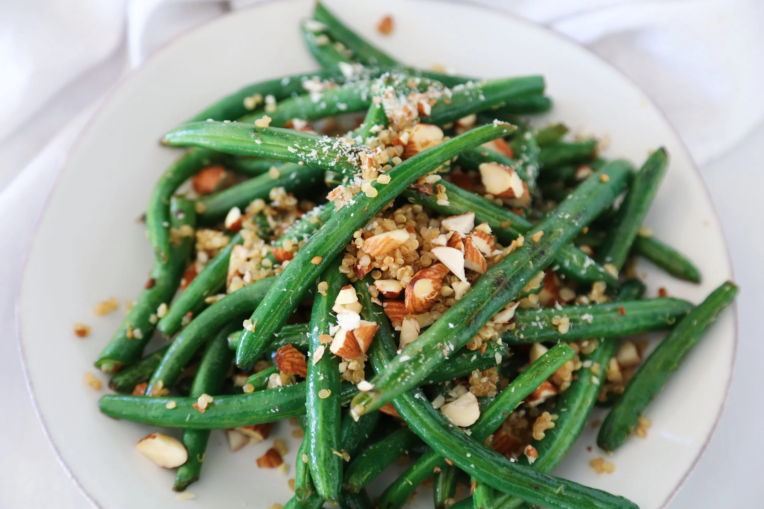 Crunchy garlic and sweet miso green beans - an oil and gluten-free alternative to everybody's Thanksgiving favorite green bean casserole dish 