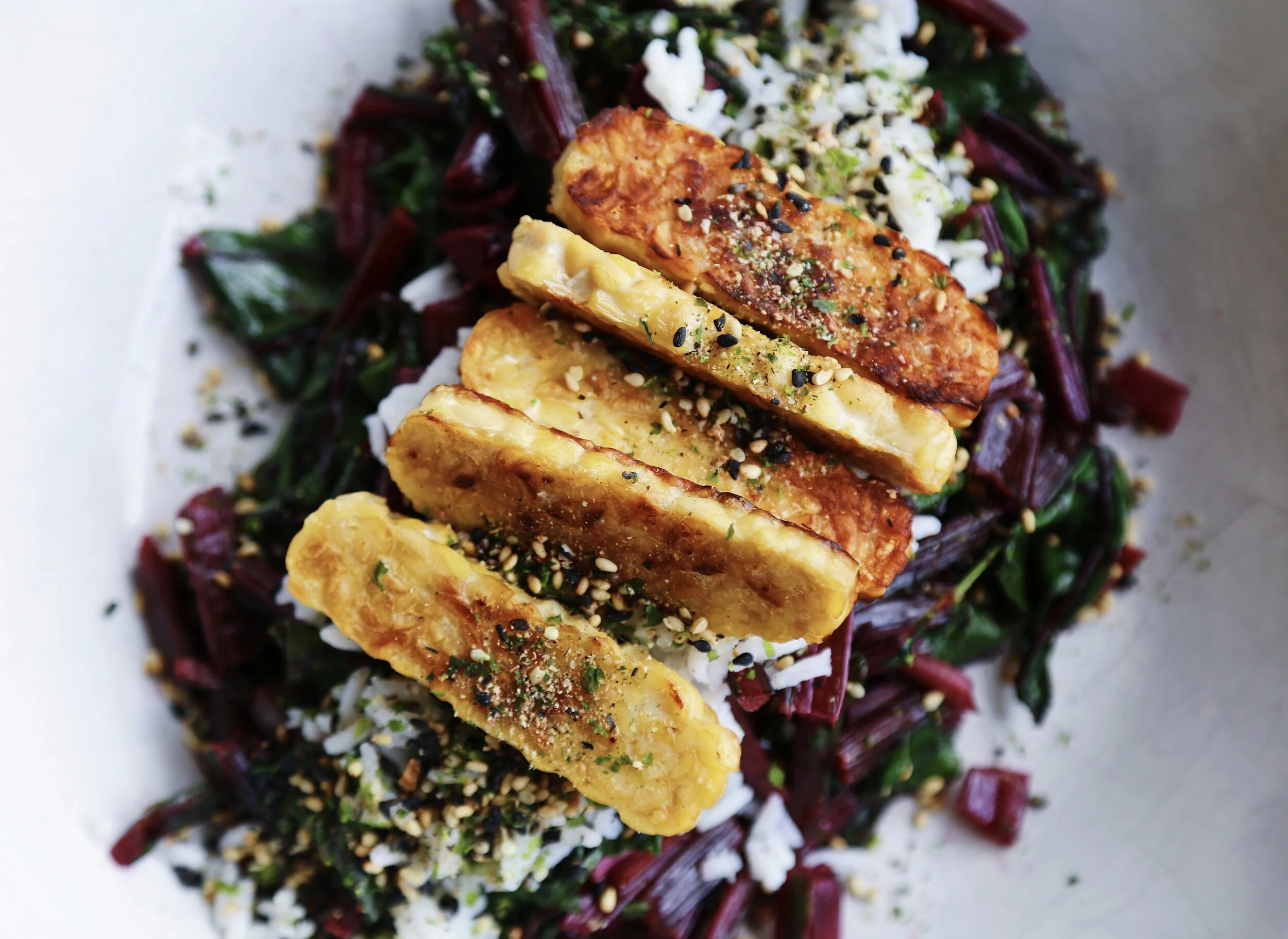 How to make macro bowls and an easy, fuss-free recipe for the most delicious spring macro bowl