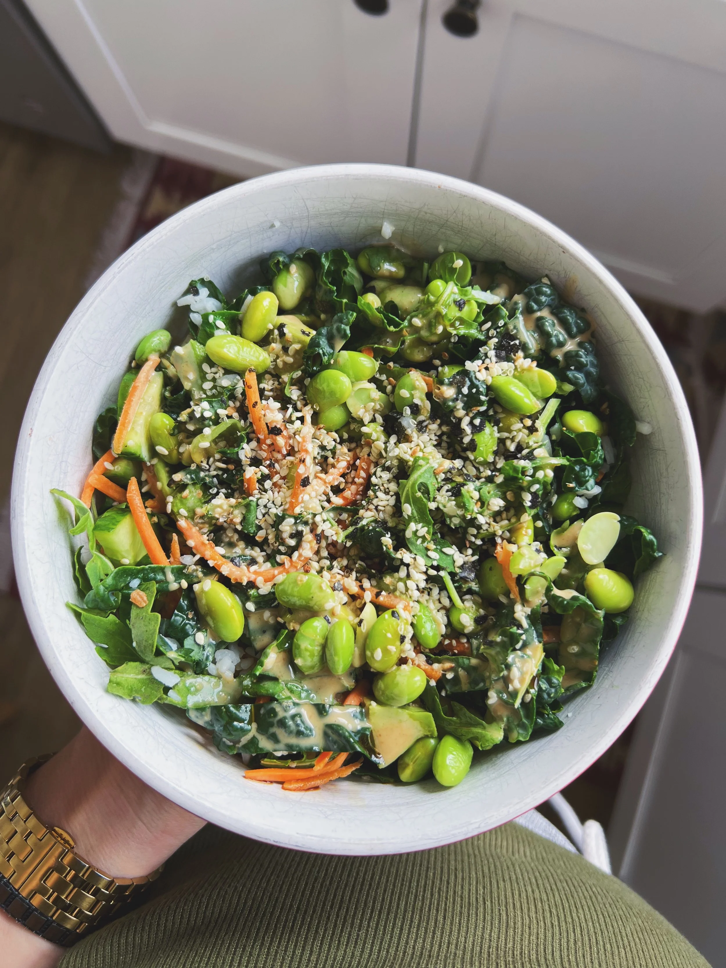 Warm macrobiotic sushi salad bowl