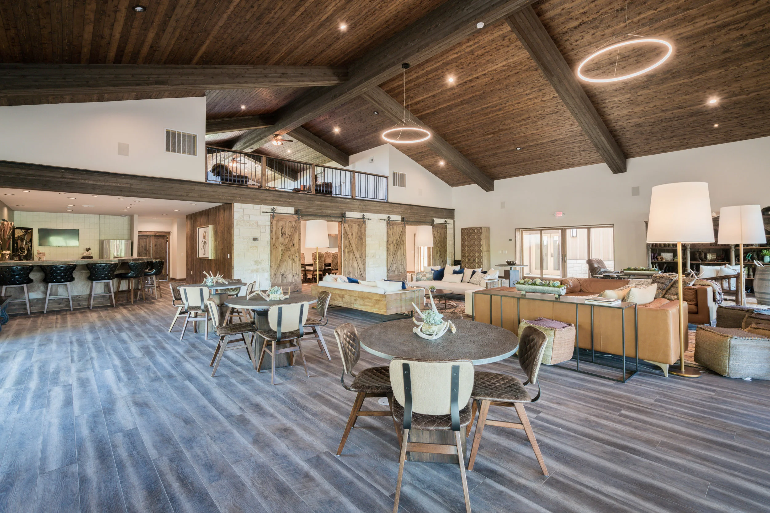 LOSTOAKLODGE-9.jpg