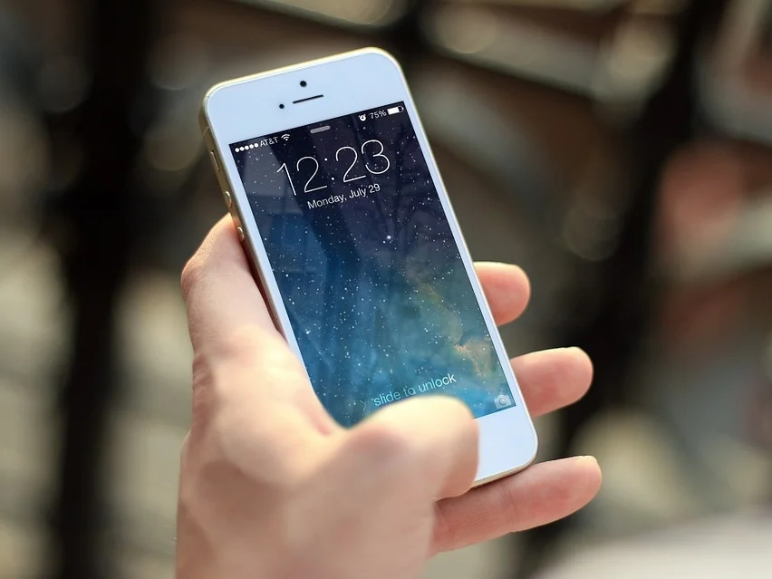iphone.jpg