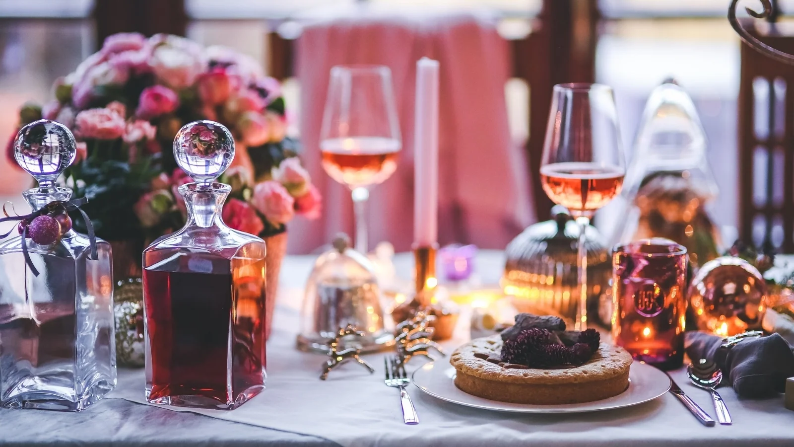 table-791148_1920.jpg