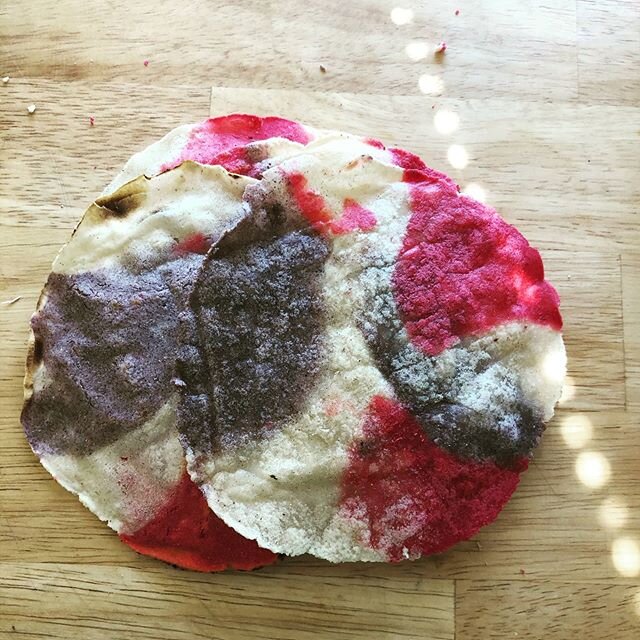 Doing more projects with friends and this week&rsquo;s inspo was tie dye. I wanted to make some tortillas. So... tie dye tortillas. Ft. @almasemillera white corn masa, blue corn masa, and the pink was from beet powder from @oaktownspice