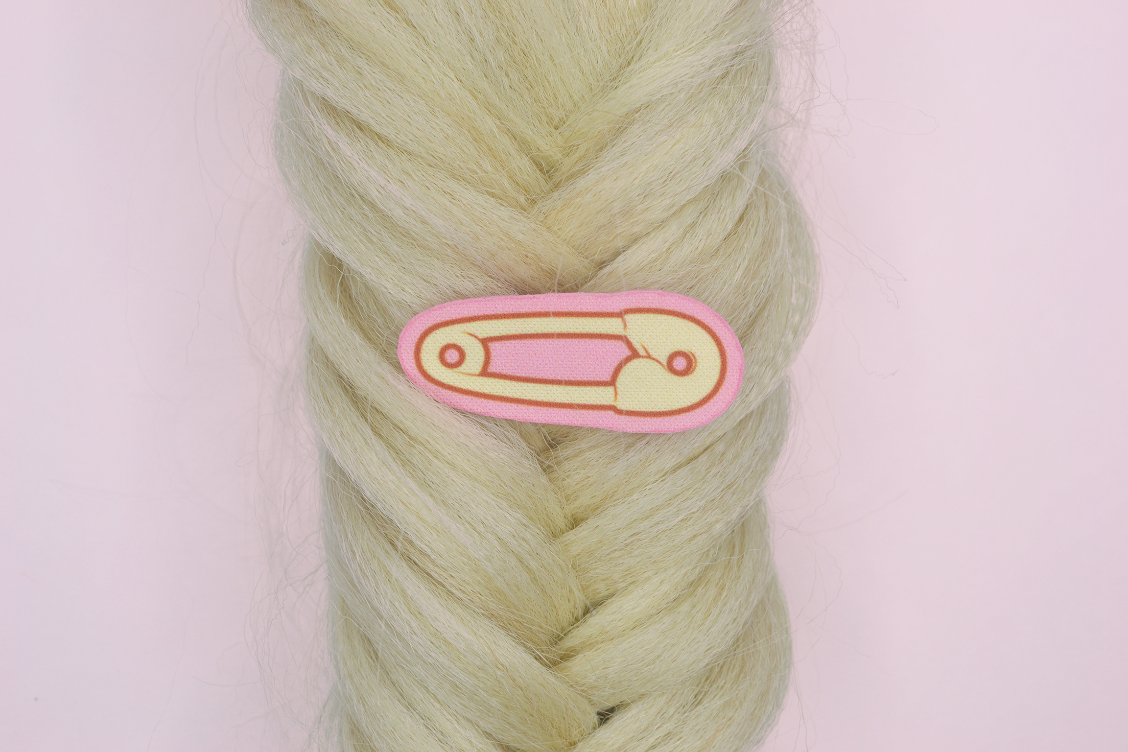 pink barrette front.png