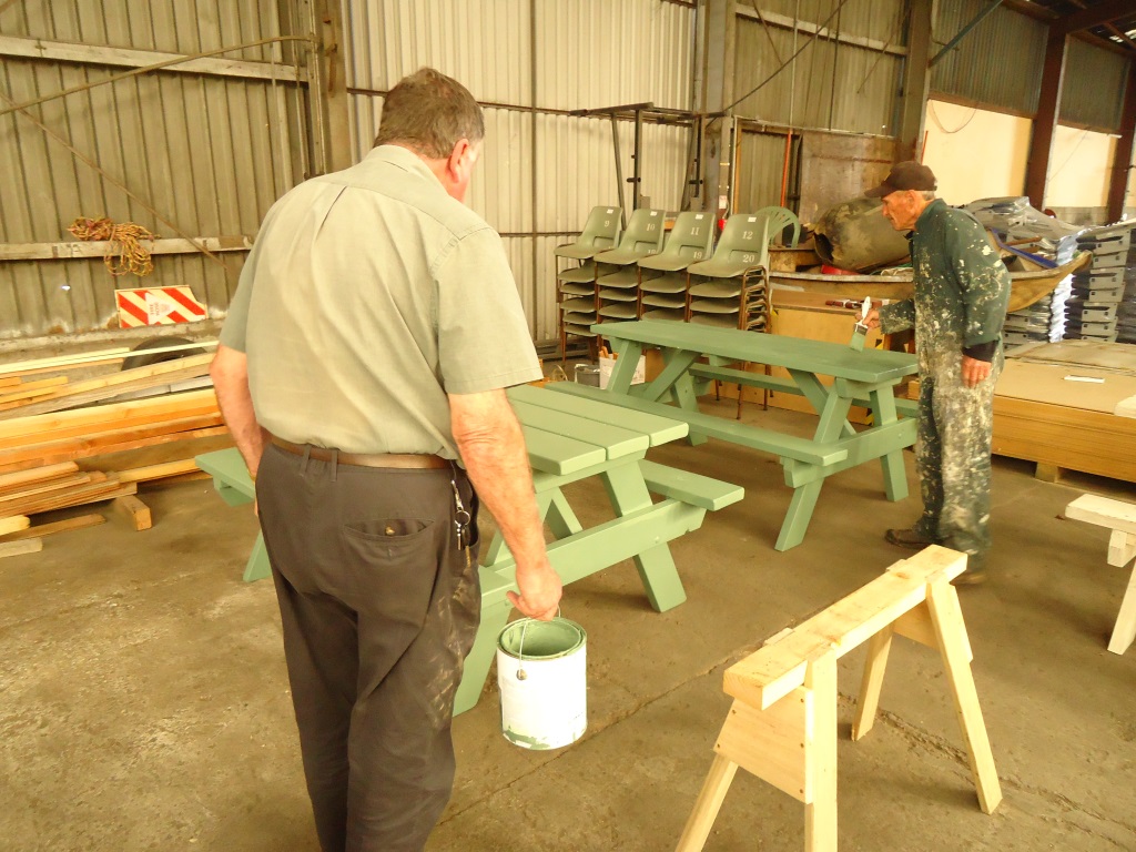 Intermediate pic-nic tables coated. (Copy)