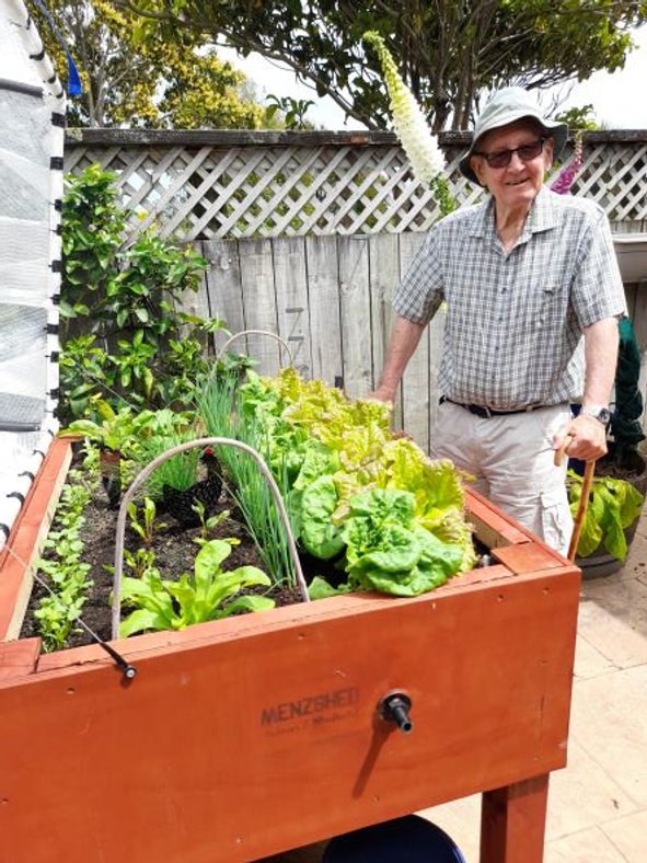  Pip and Richard love their ‘wicking garden’, made by the Nelson Whakatu Menzshed. 