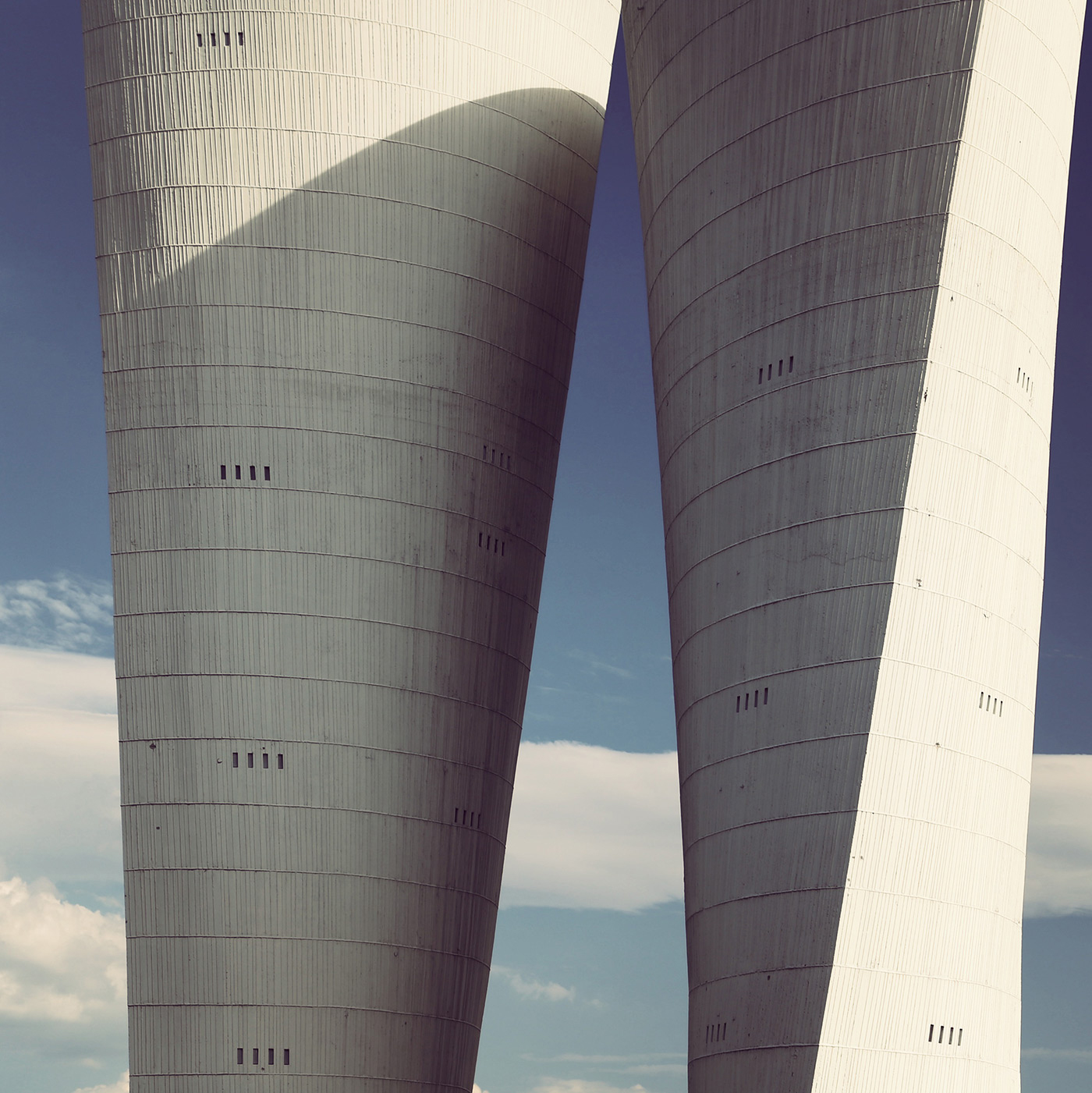 Water towers <br />Location: Valence, France <br />Sculptor: Philolaos Tloupas
