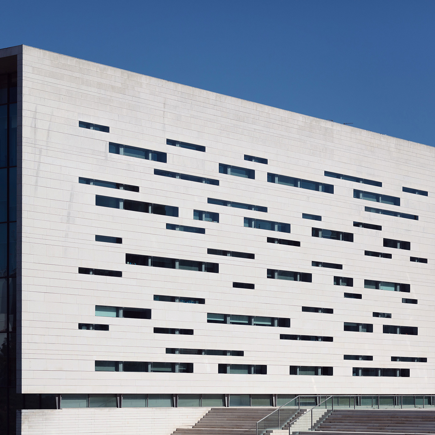 Rectory building of Universidade Nova de Lisboa . Location: Lisbon, Portugal . Architect: Aires Mateus
