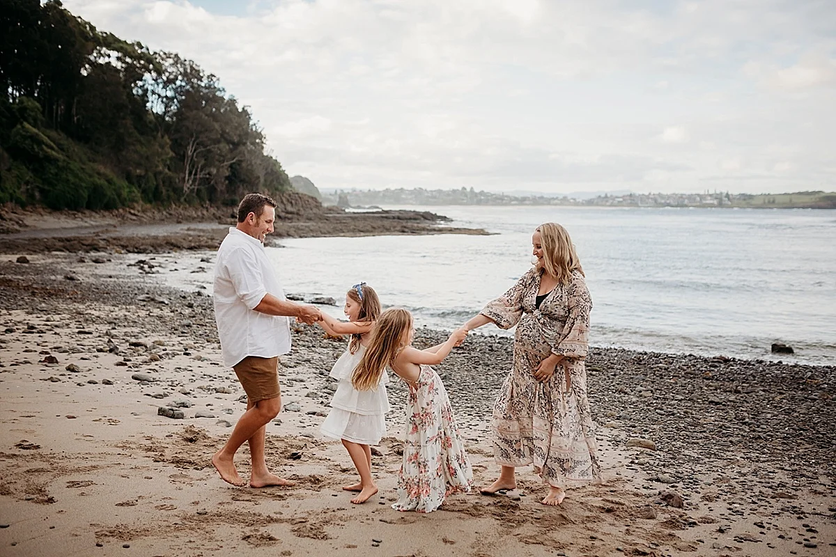 Carlie and her tribe - Wollongong Maternity Session