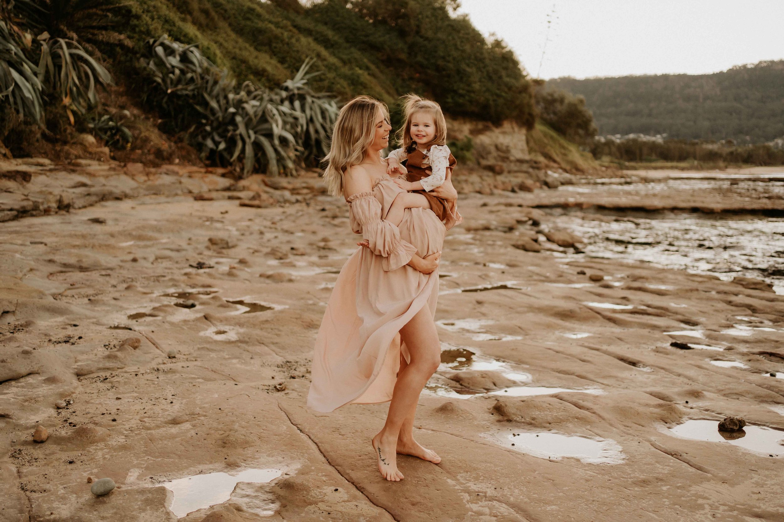 Wollongong-Sutherland-Cronulla-Maternity-Photographer---15.jpeg