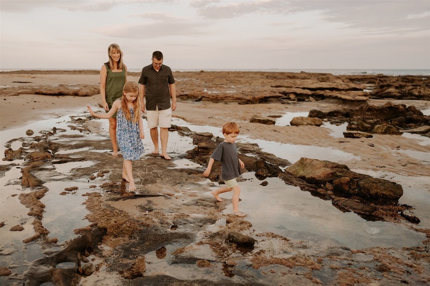 Exploring rock pools, finding treasures and creating memories. 

Sunset family sessions that are relaxed, playful and capture the heart of your family.