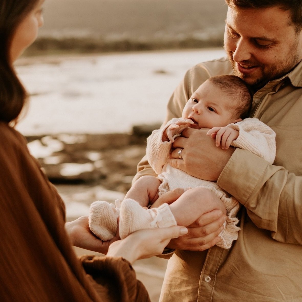 This little doll popped up stories feed today and it made me think of her gorgeous newborn session. Those 9 months has absolutely flown by, she is a lot bigger and even cuter then here.