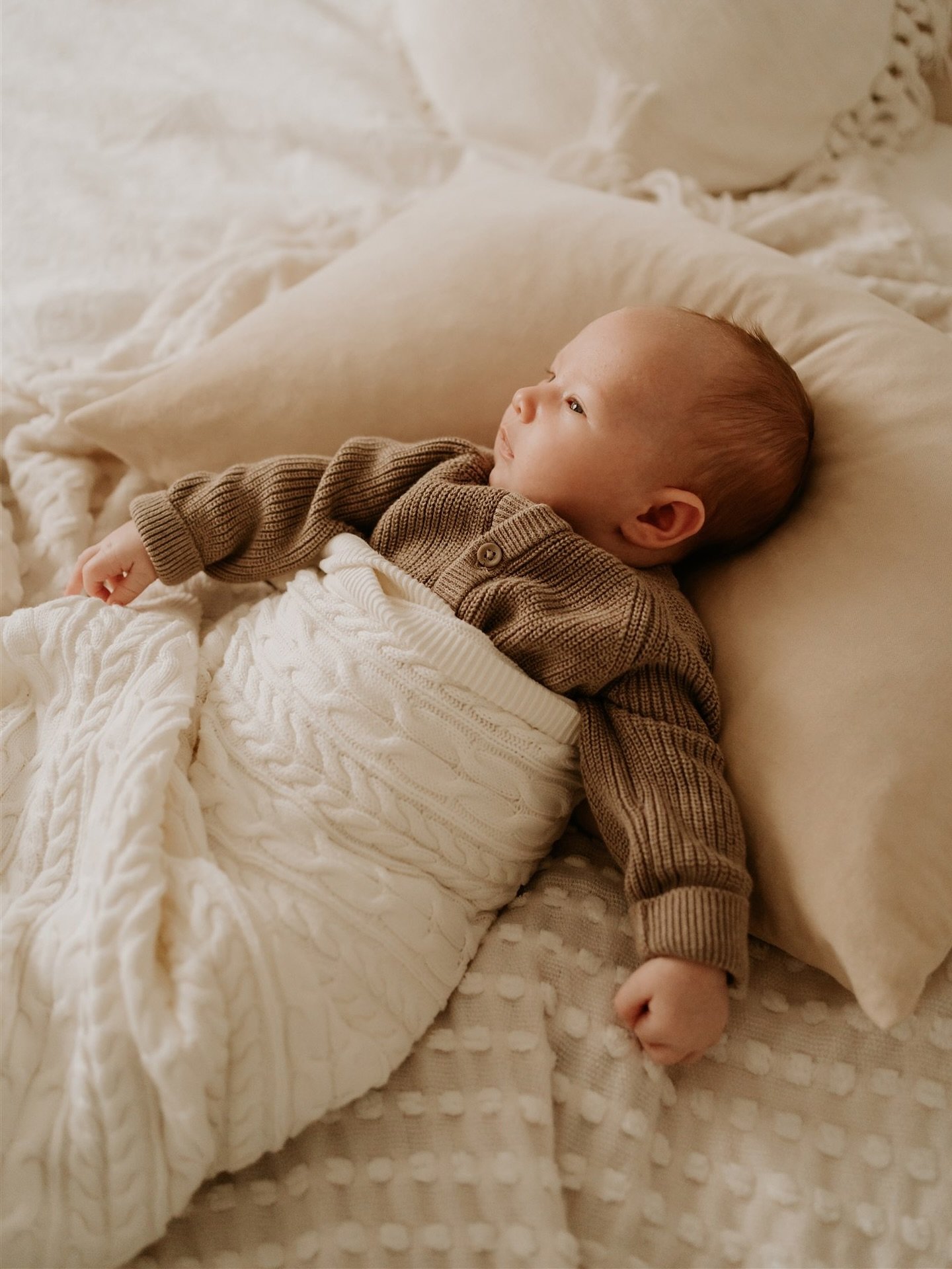 Only four weeks earthside, and already filling the home with so much love. These early days pass in a blur, but they&rsquo;re also where the magic lives. Let&rsquo;s make sure you never forget just how little they once were.

#wollongongnsw #wollongo