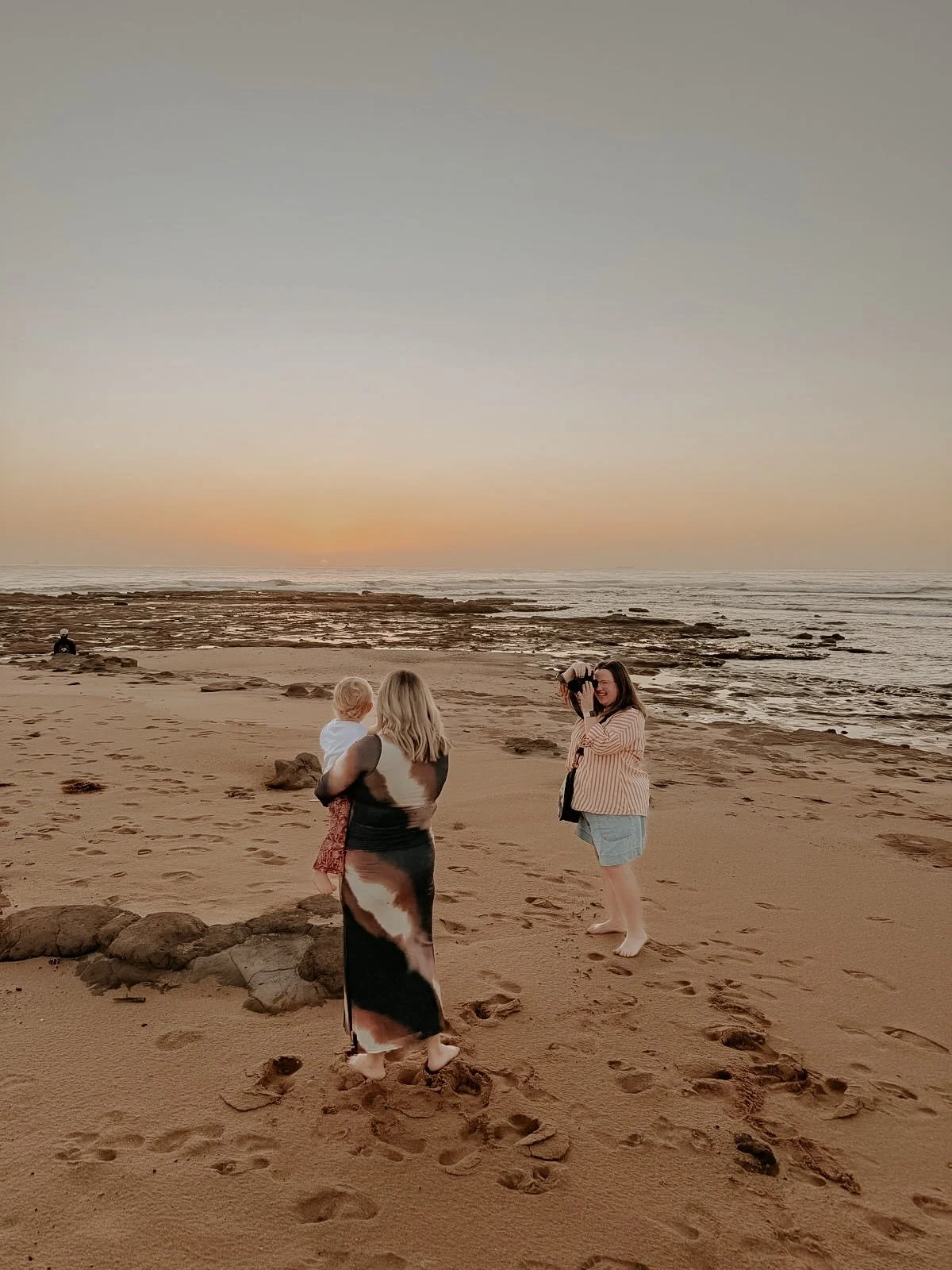 I get asked this all the time

 &lsquo;but what do we actually DO at a maternity session?&rsquo;
 
So let me paint you a picture.
 
You show up (bump, partner, maybe a toddler in tow). I&rsquo;ve already sent you a guide and chatted to you nso you kn