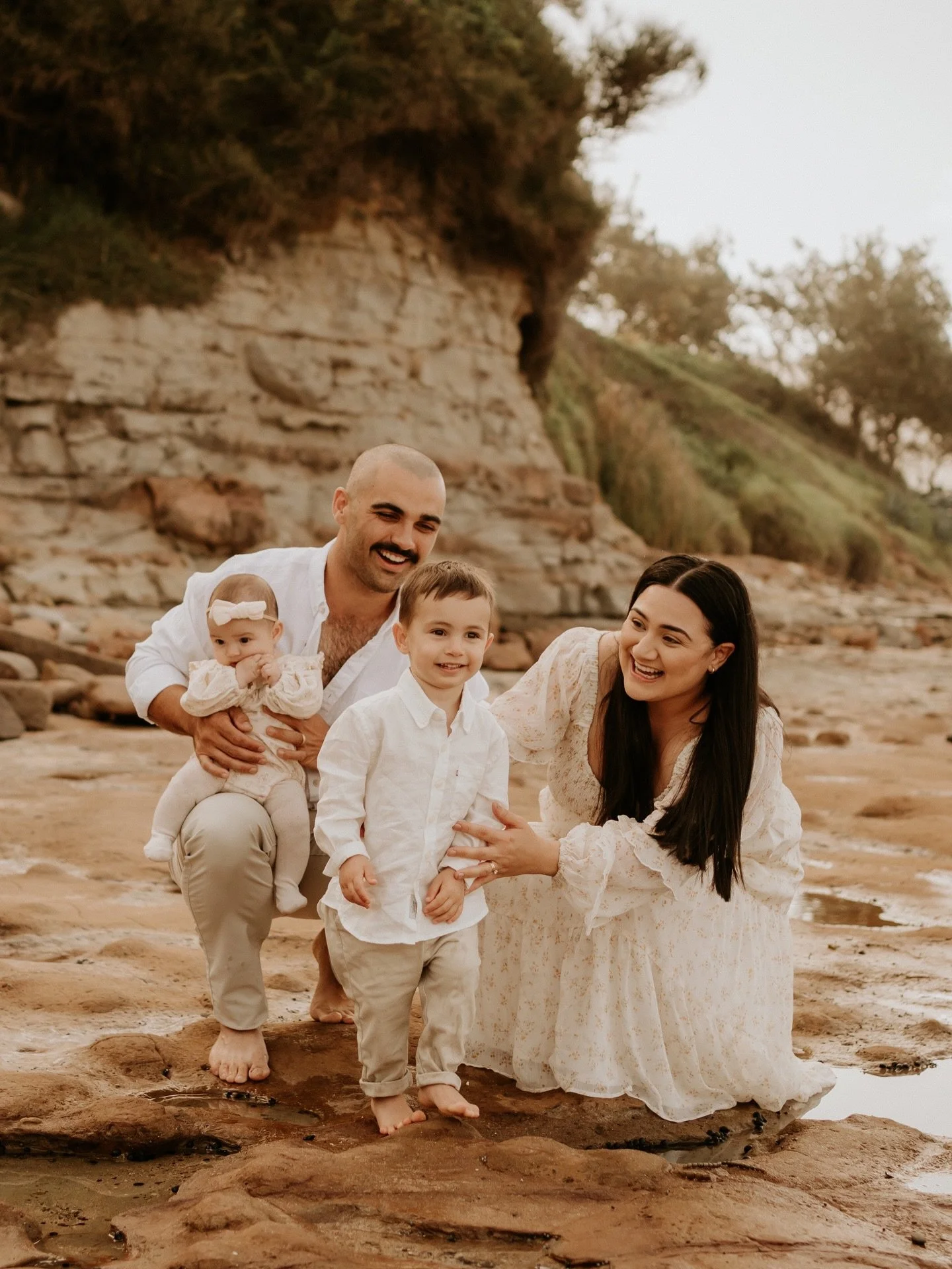 Mamas, this one&rsquo;s for you. 👇

How many photos do you have of yourself, actually in it, with your babies? Not behind the camera. Not the ones you almost deleted. Actually in it. 

A session with your people is the gift you deserve this Mother&r