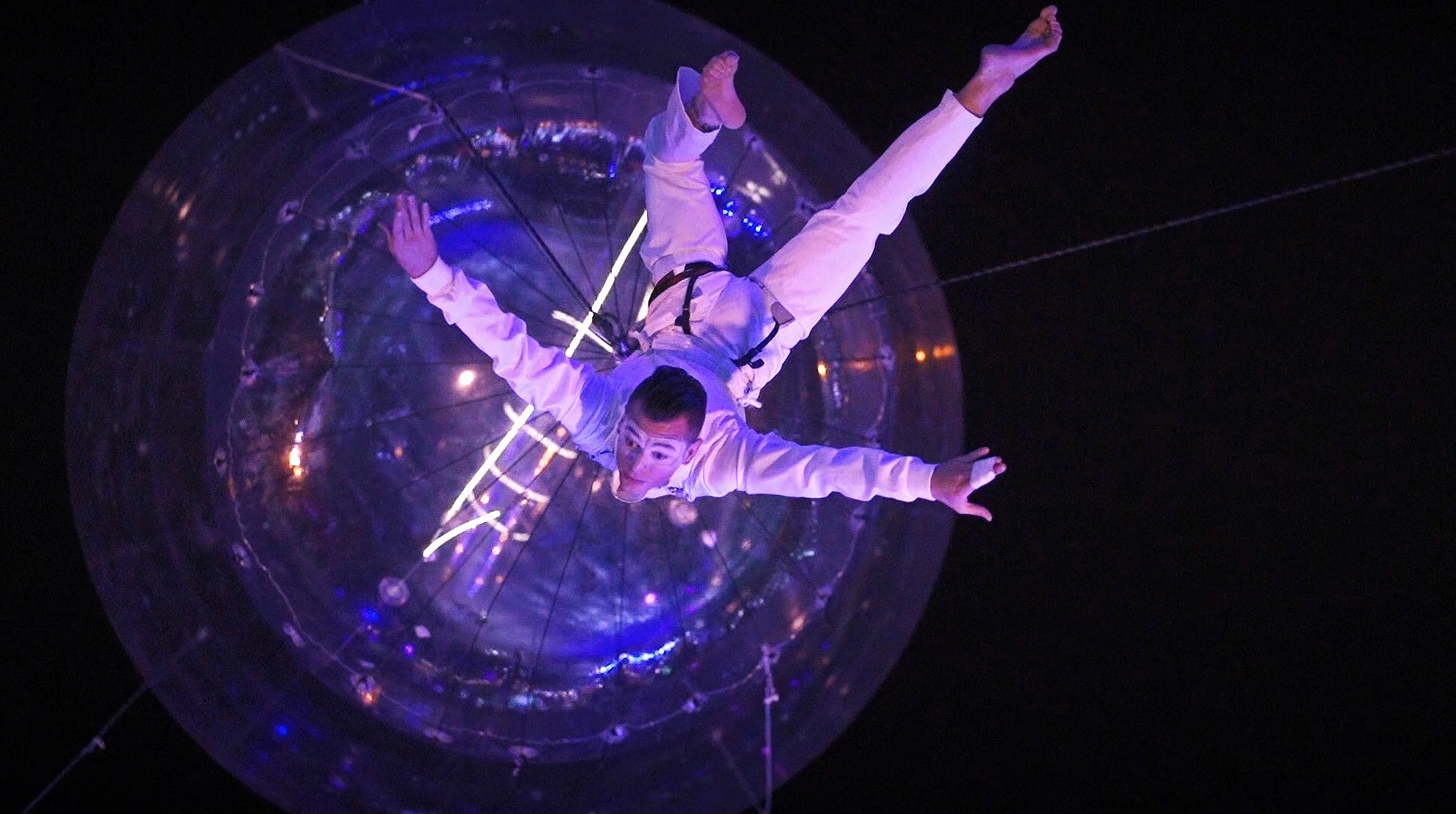 AcroEvents+Lightbulb+Saudi+Arabia+helium.jpg