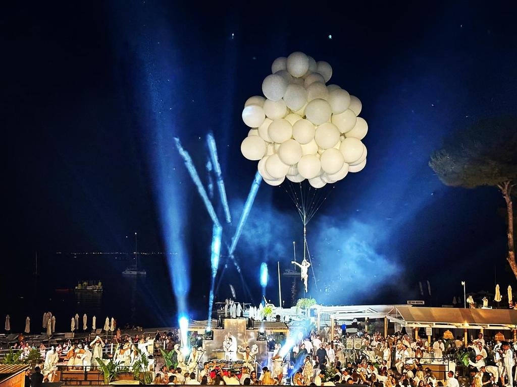 AcroEvents Helium Fantasy Nikki Beach