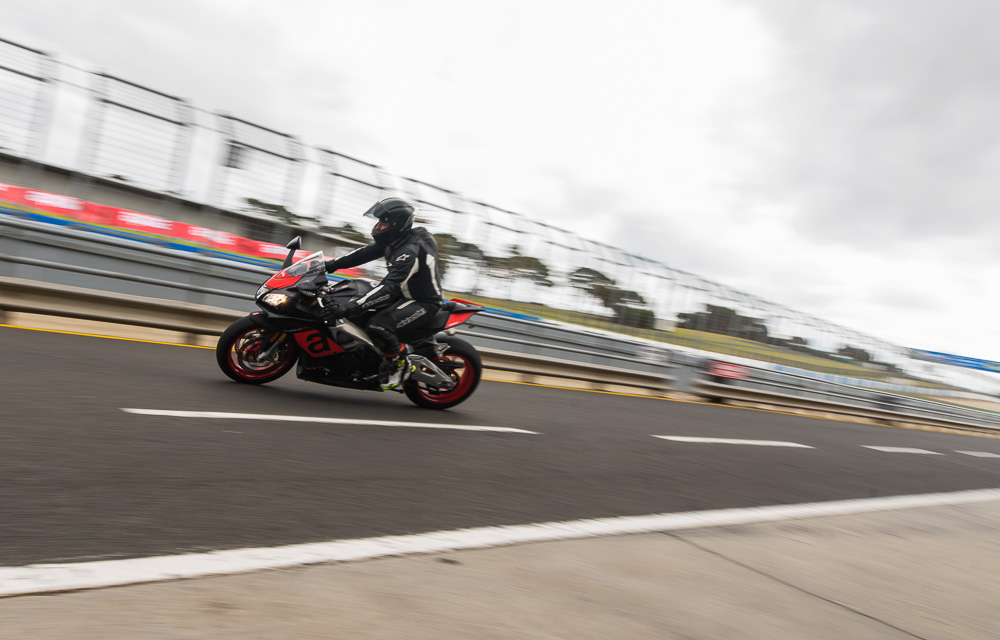 aprilia_rideday_phillipisland-12.jpg