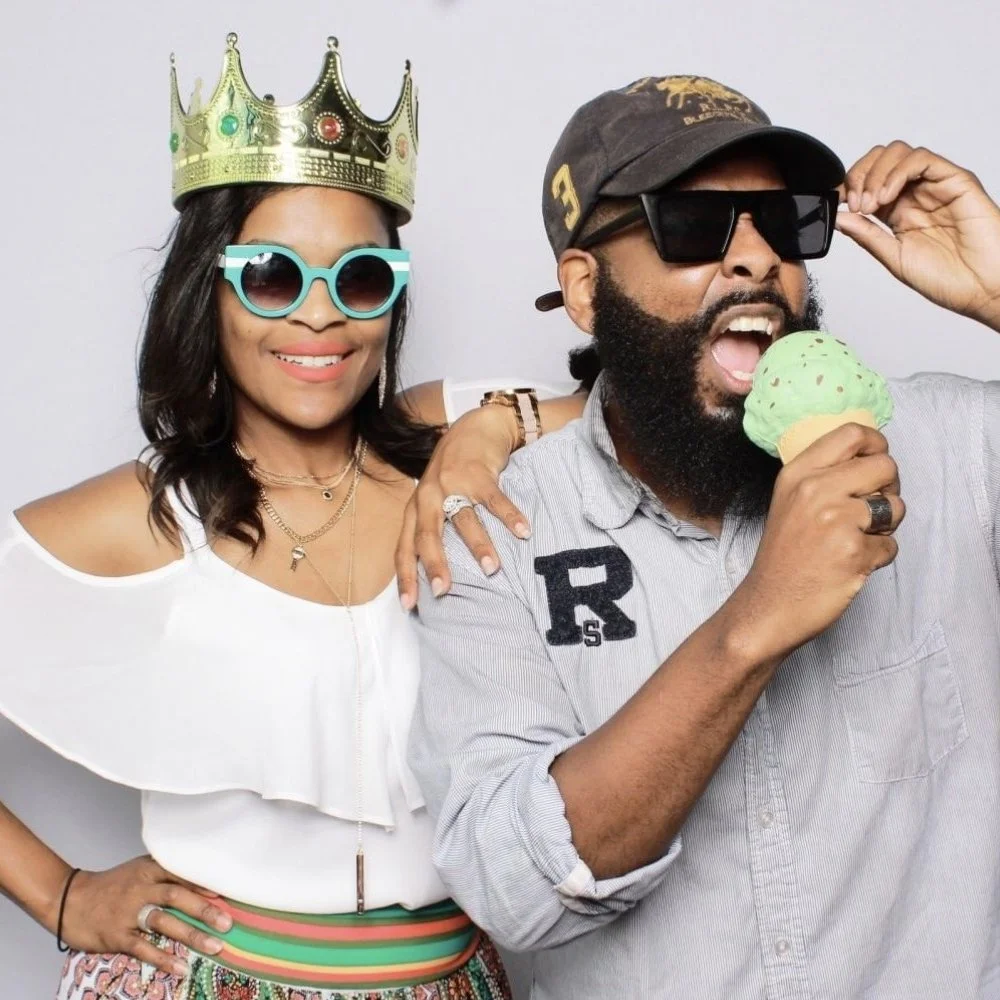 Where Social Media Meets Community: Food Traps &amp; Cash Crawls