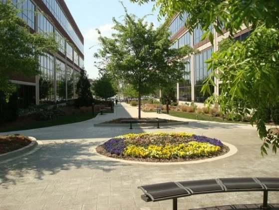 landscape-design-for-commercial-buildings.jpg