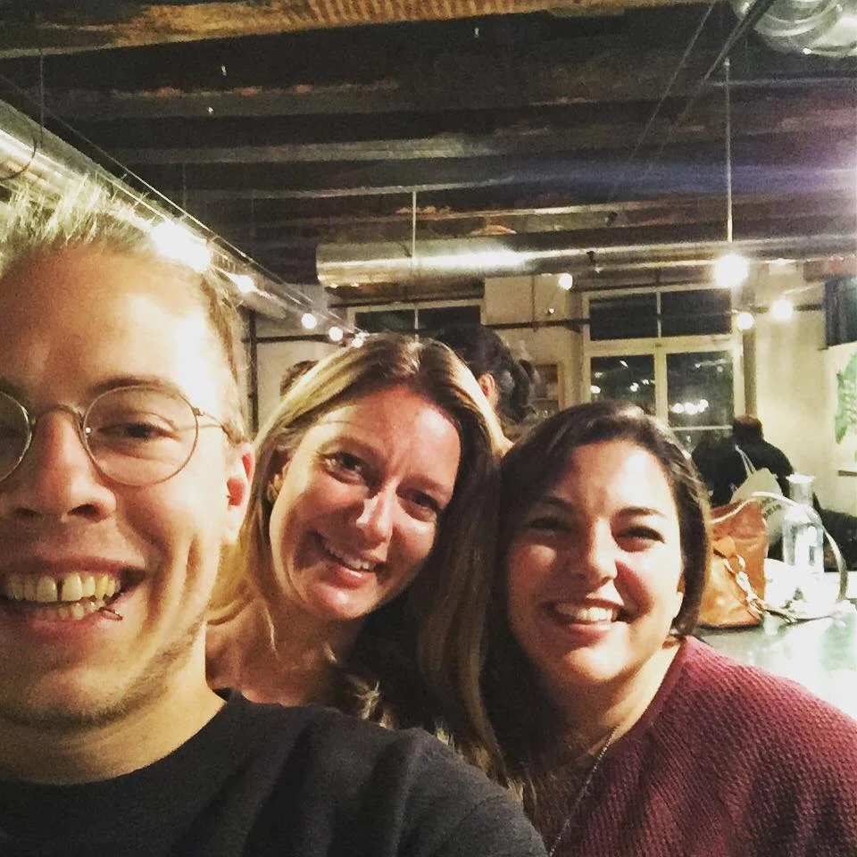 An einem Anlass mit Natascha Wey und Tamara Funiciello.