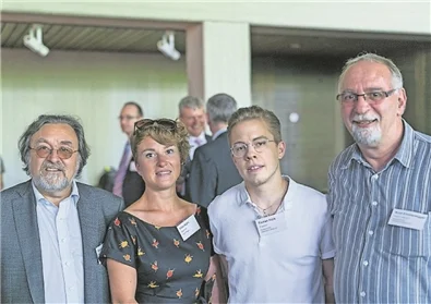 An der Generalversammlung der AIHK. v.l.: Renato Mazzocco (Sekretär AGB), Irène Kälin (Präsidentin ArbeitAargau), Florian Vock (Präsident AGB), Kurt Emmenegger (Sekretär UNIA)